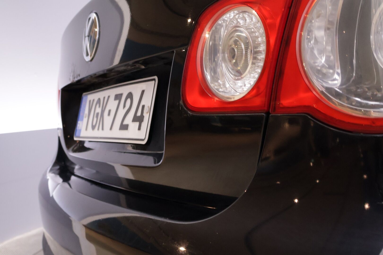 Volkswagen Jetta 2007 4D Sedan 1.6 - Myydään Huutokaupat.com - | Vakkari | Sporttialusta | Koukku | 2x Hyvät Renkaat | Leimaa 19.12 asti |