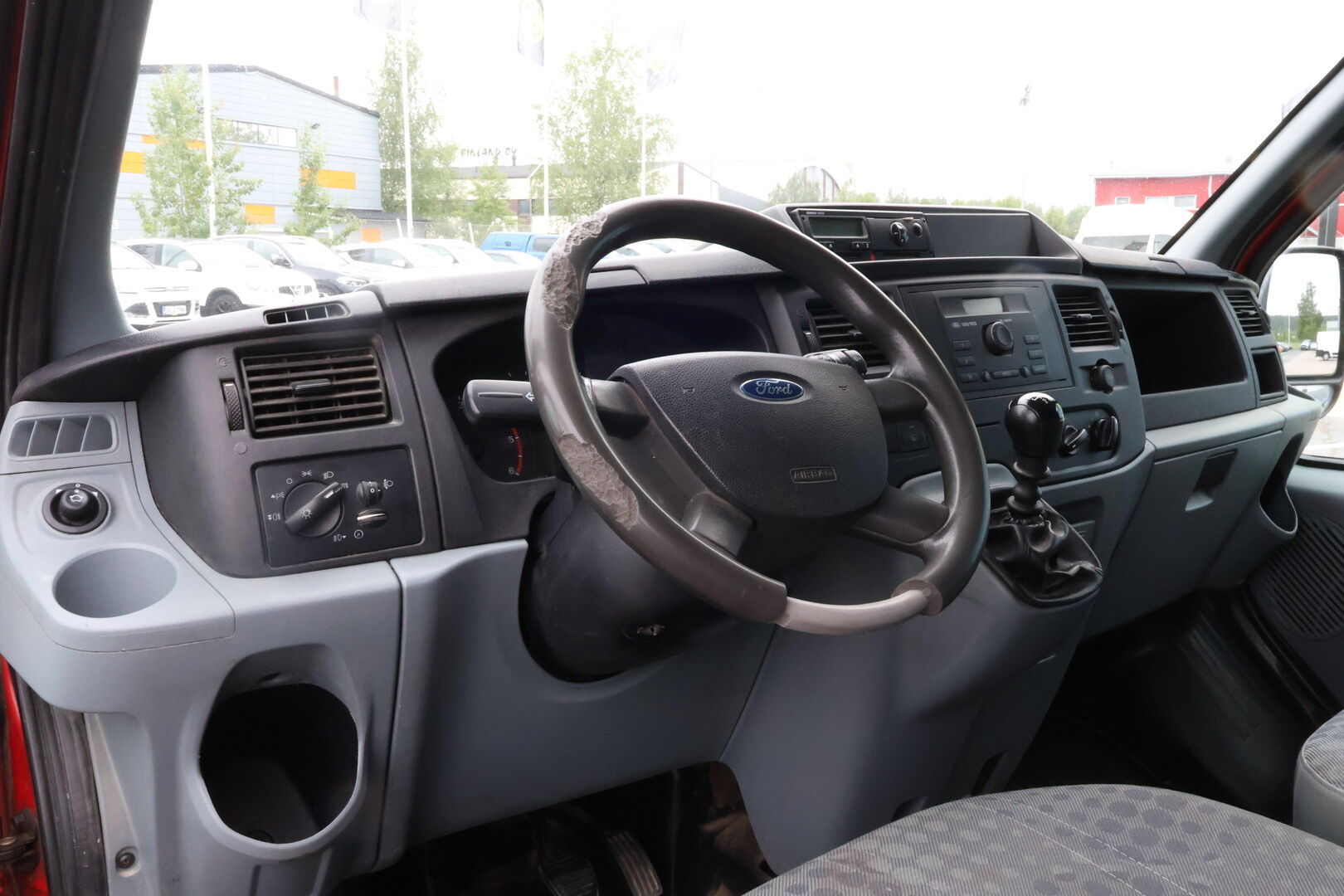 Ford Transit 2008 (BB) 2.4TDCI T350 /  Kevyt Kuorma-auto - *Katsastus 03/2026!! / Kevyt K-A / Koukku / Vähän ajettu!!* *MYYDÄÄN HUUTOKAUPAT.COMISSA!!*