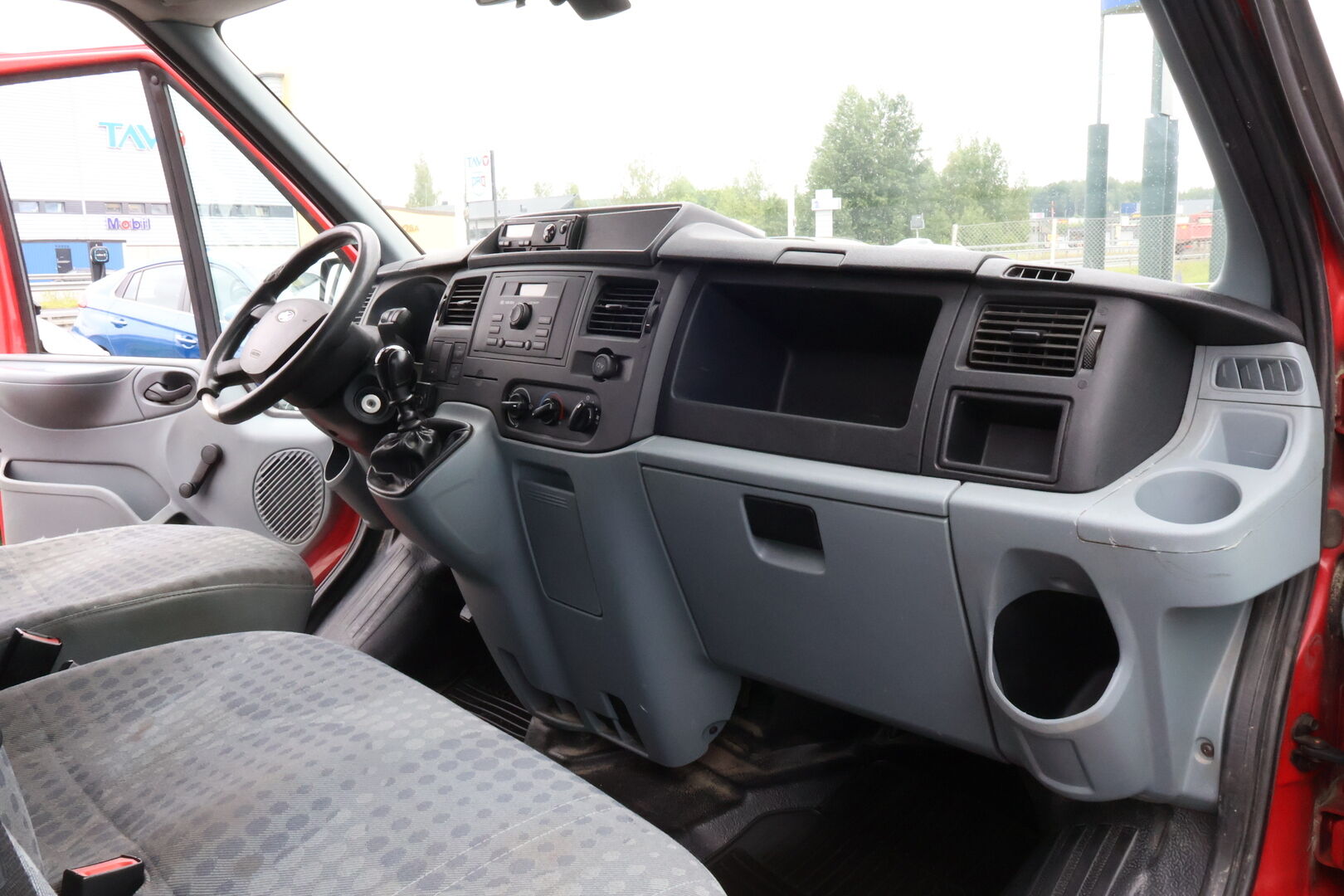 Ford Transit 2008 (BB) 2.4TDCI T350 /  Kevyt Kuorma-auto - *Katsastus 03/2026!! / Kevyt K-A / Koukku / Vähän ajettu!!* *MYYDÄÄN HUUTOKAUPAT.COMISSA!!*