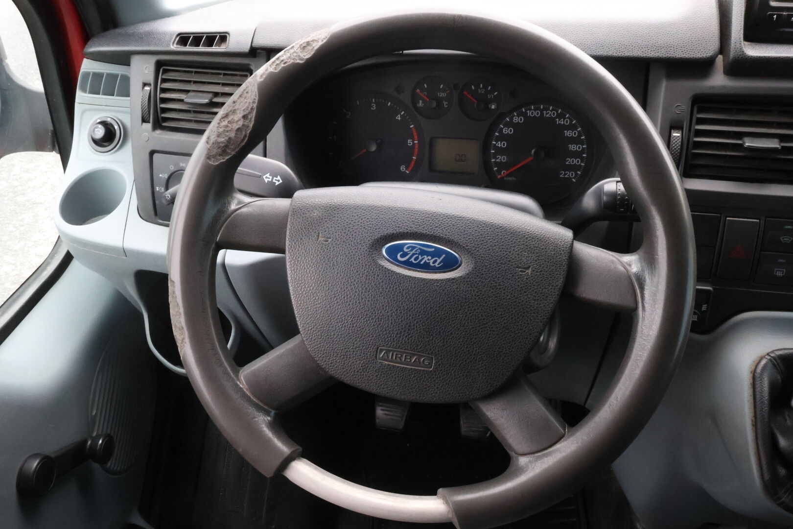 Ford Transit 2008 (BB) 2.4TDCI T350 /  Kevyt Kuorma-auto - *Katsastus 03/2026!! / Kevyt K-A / Koukku / Vähän ajettu!!* *MYYDÄÄN HUUTOKAUPAT.COMISSA!!*