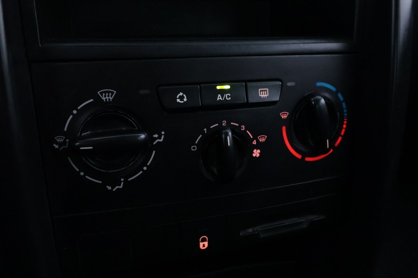 Peugeot 207 2008 Trendy HDi 90 5-ov. Platinum - *Myydään Huutokaupat.com:issa https://huutokaupat.com/kohde/6593645/peugeot-207-2008*