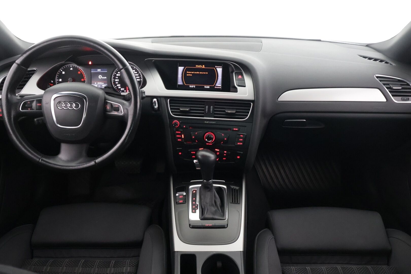 Audi A4 2009 Sedan 2,0 TDI DPF multitronic Pro Business 100-v - Irr. Vetokoukku / Urheiluistuimet / Jakopää 02/24 / Vakkari