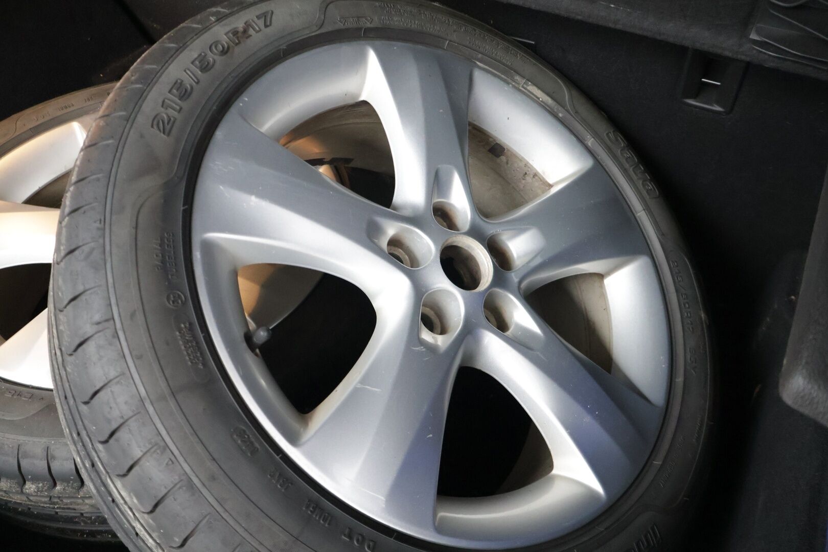 Opel Astra 2011 5-ov Sport 1,4 Turbo Ecotec 103kW AT6 YritysOutlet - Myydään vain yrityksille * Lohkoläm.+ sisätilanläm. / Vakionopeudensäädin / P. Tutka / Xenon / Vetokoukku * - Tämä auto myydään YritysOutlet -valikoimasta vain yritykselle / Viimeisin huolto 10/25 / Kahdet renkaat alumiinivanteilla!