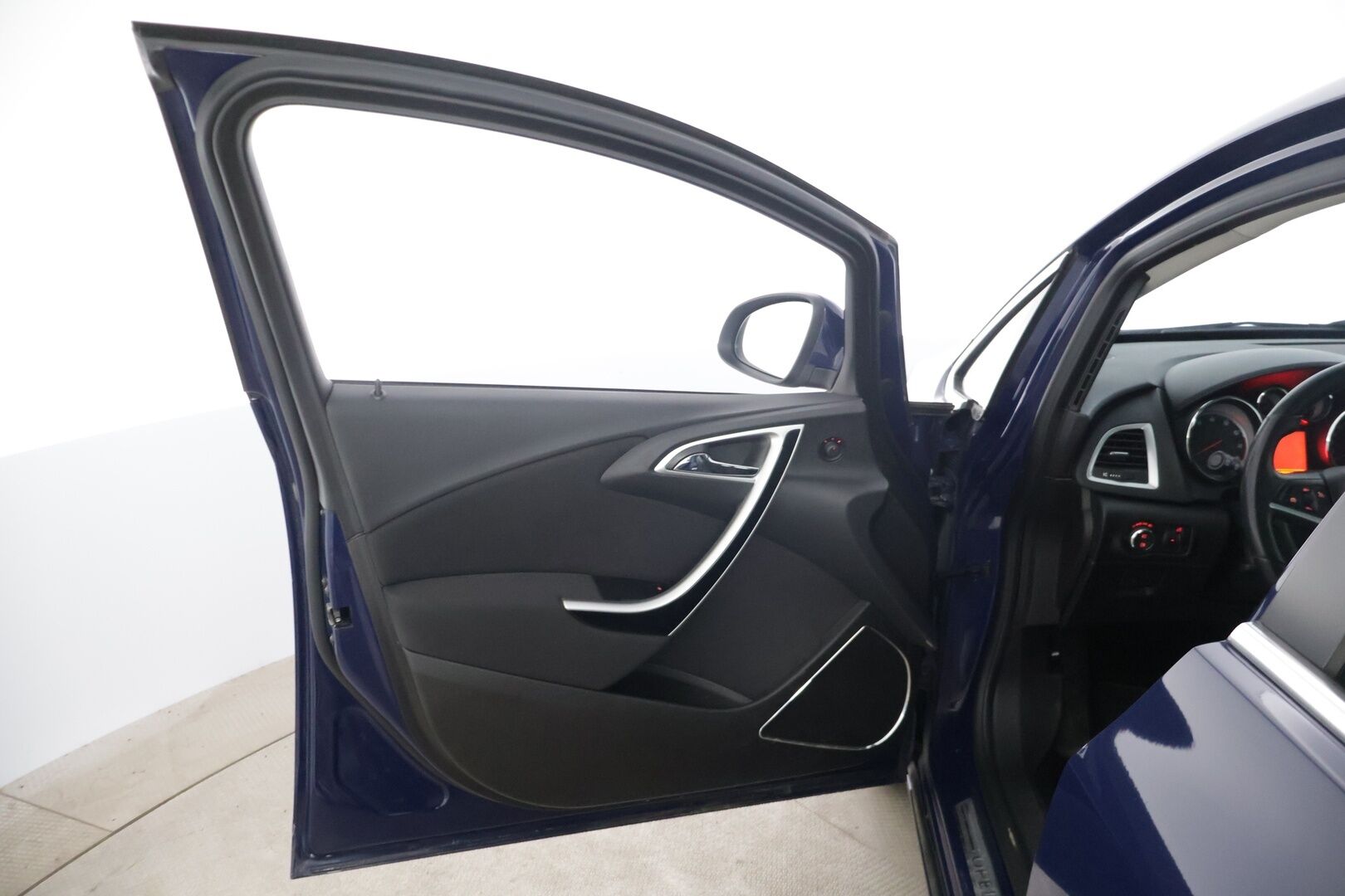 Opel Astra 2011 5-ov Sport 1,4 Turbo Ecotec 103kW AT6 YritysOutlet - Myydään vain yrityksille * Lohkoläm.+ sisätilanläm. / Vakionopeudensäädin / P. Tutka / Xenon / Vetokoukku * - Tämä auto myydään YritysOutlet -valikoimasta vain yritykselle / Viimeisin huolto 10/25 / Kahdet renkaat alumiinivanteilla!