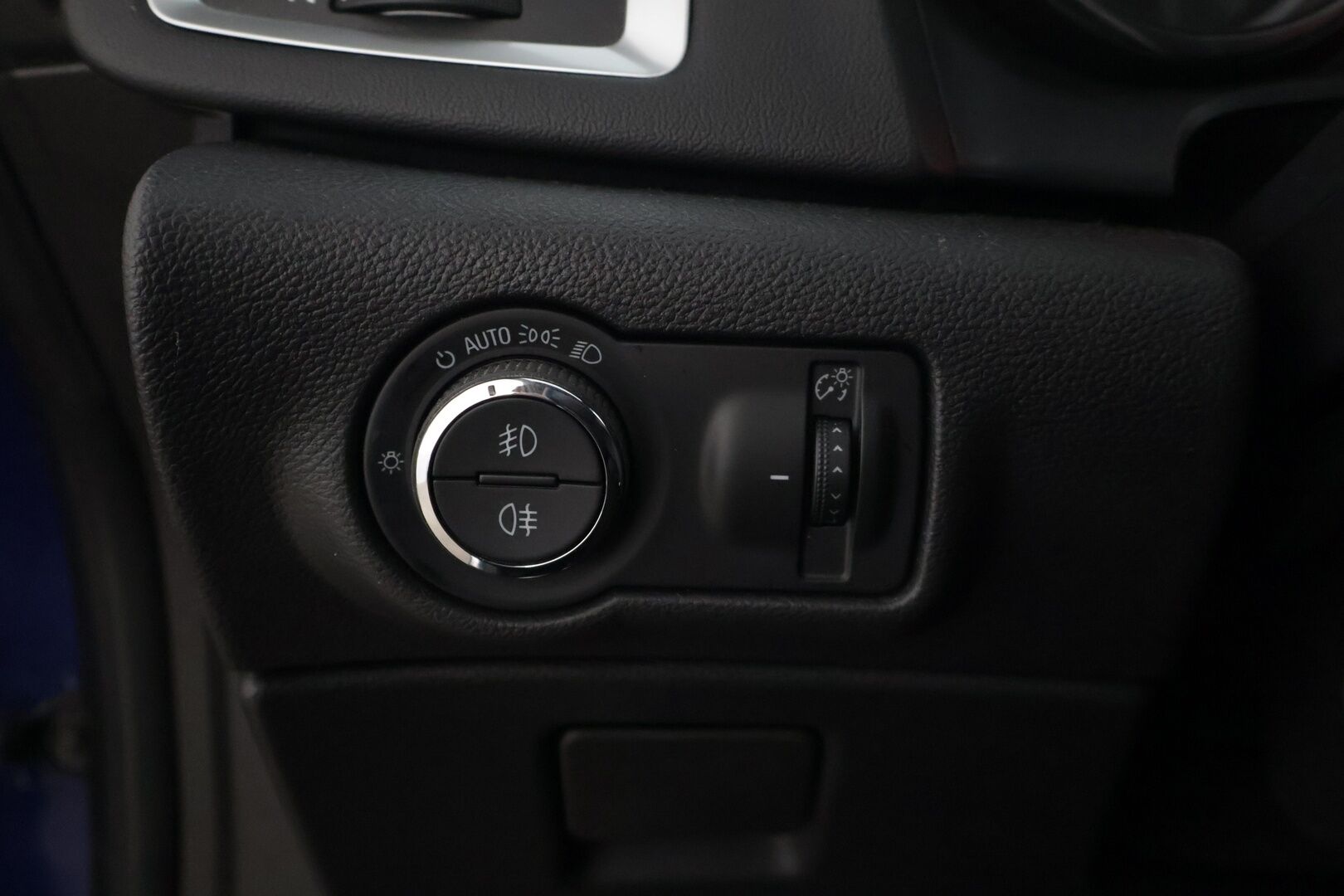 Opel Astra 2011 5-ov Sport 1,4 Turbo Ecotec 103kW AT6 YritysOutlet - Myydään vain yrityksille * Lohkoläm.+ sisätilanläm. / Vakionopeudensäädin / P. Tutka / Xenon / Vetokoukku * - Tämä auto myydään YritysOutlet -valikoimasta vain yritykselle / Viimeisin huolto 10/25 / Kahdet renkaat alumiinivanteilla!