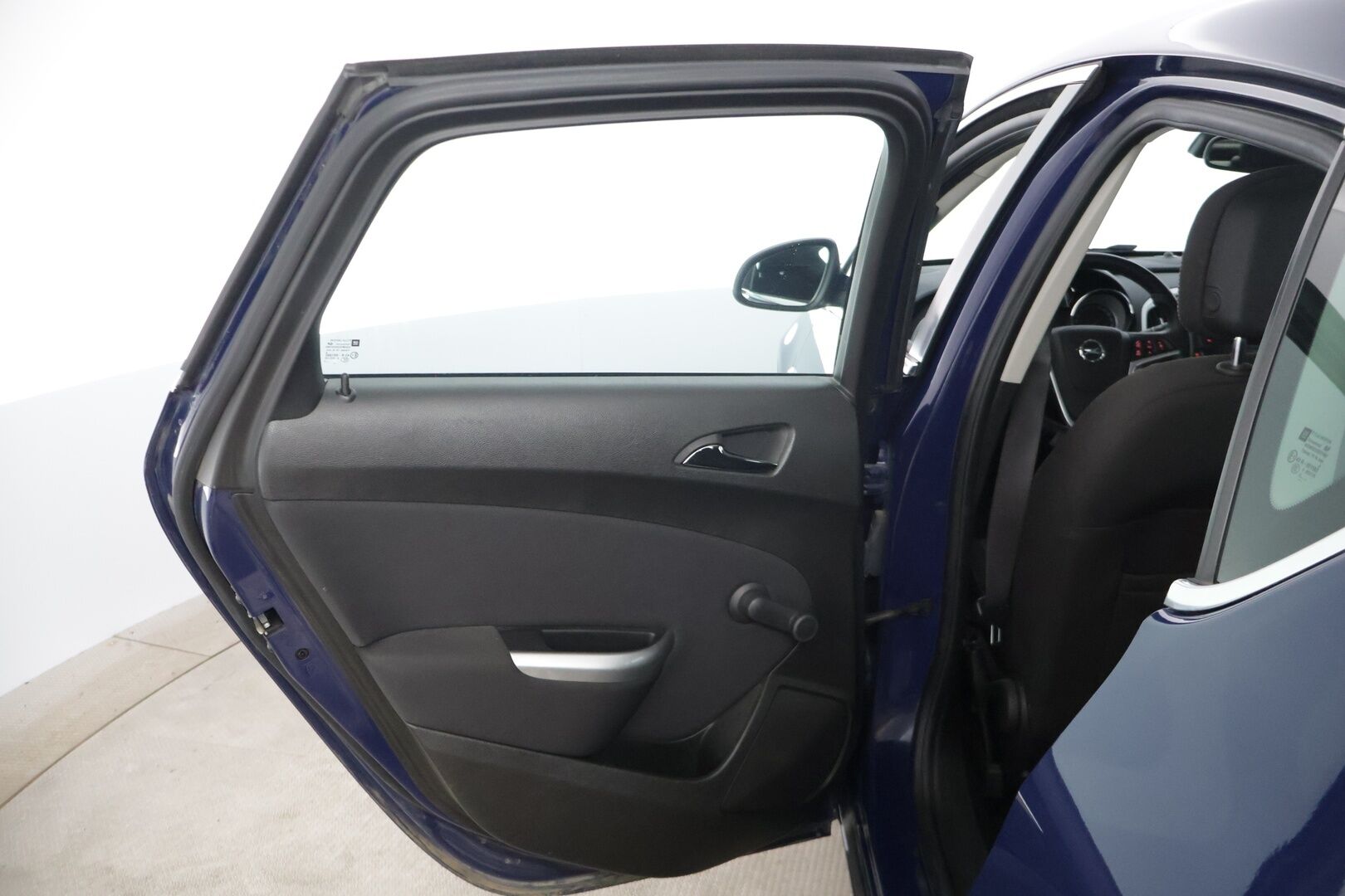 Opel Astra 2011 5-ov Sport 1,4 Turbo Ecotec 103kW AT6 YritysOutlet - Myydään vain yrityksille * Lohkoläm.+ sisätilanläm. / Vakionopeudensäädin / P. Tutka / Xenon / Vetokoukku * - Tämä auto myydään YritysOutlet -valikoimasta vain yritykselle / Viimeisin huolto 10/25 / Kahdet renkaat alumiinivanteilla!