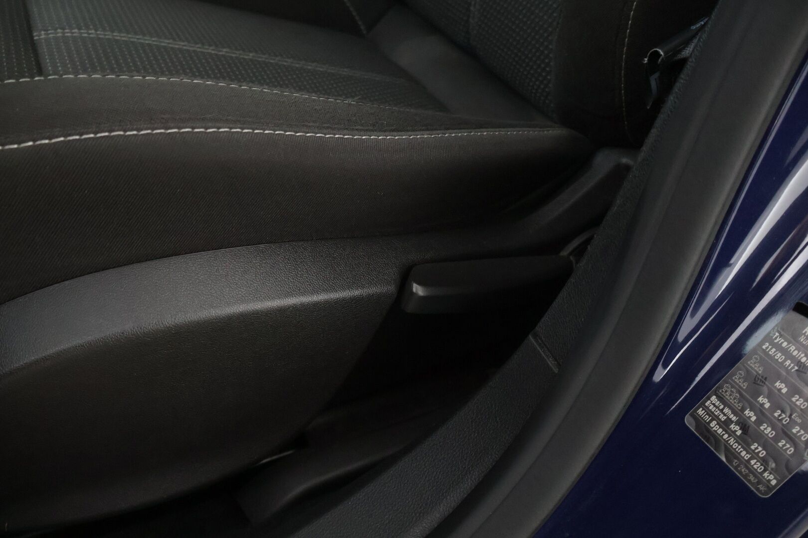 Opel Astra 2011 5-ov Sport 1,4 Turbo Ecotec 103kW AT6 YritysOutlet - Myydään vain yrityksille * Lohkoläm.+ sisätilanläm. / Vakionopeudensäädin / P. Tutka / Xenon / Vetokoukku * - Tämä auto myydään YritysOutlet -valikoimasta vain yritykselle / Viimeisin huolto 10/25 / Kahdet renkaat alumiinivanteilla!