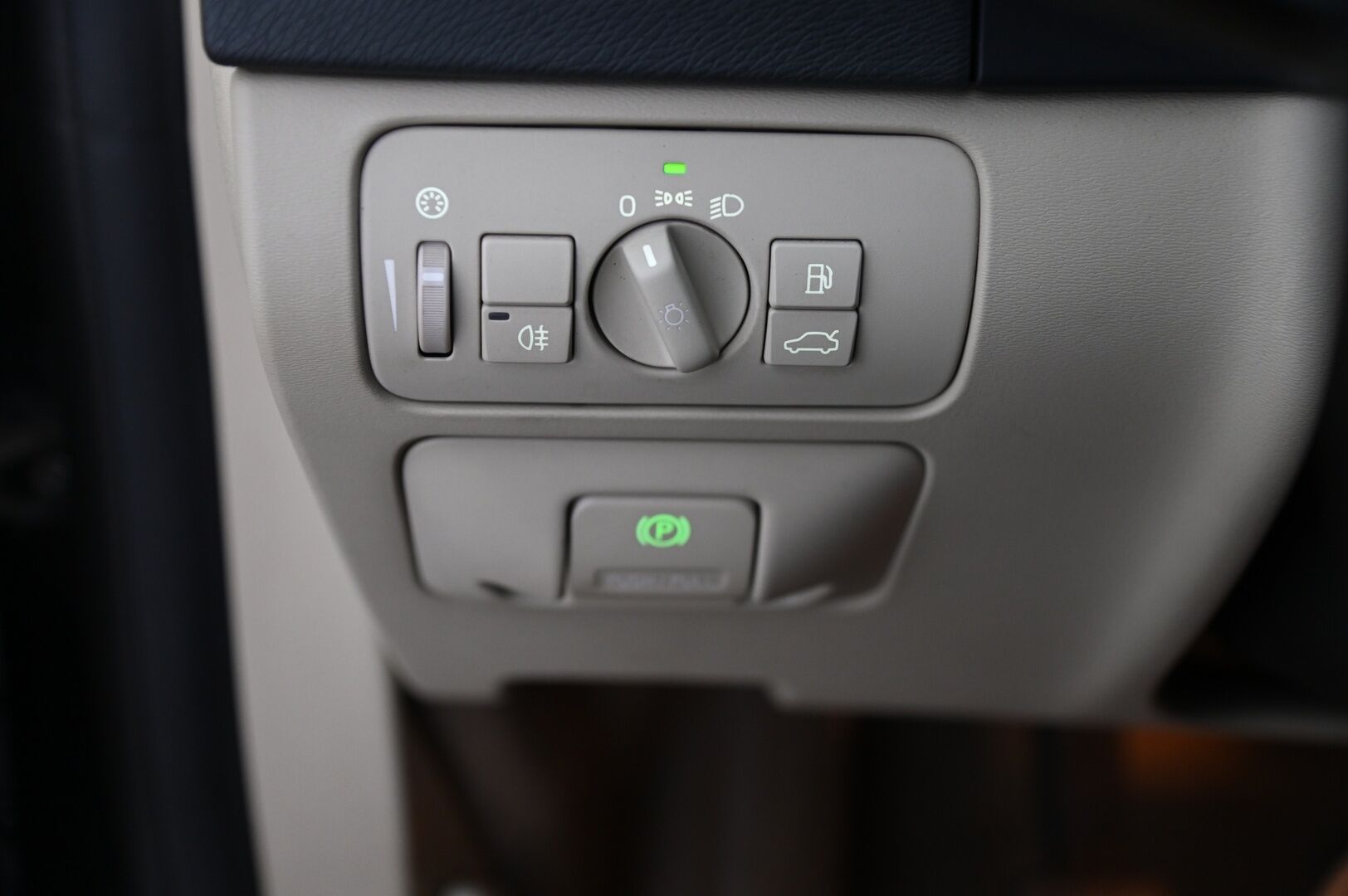 Volvo S60 2011 D3 Summum Business *Webasto / Muistipenkki / Nahat / Koukku / BT* - Suomiauto / Hyvät Hakkapeliitta 9 Nastat / Juuri Leimattu ja huollettu