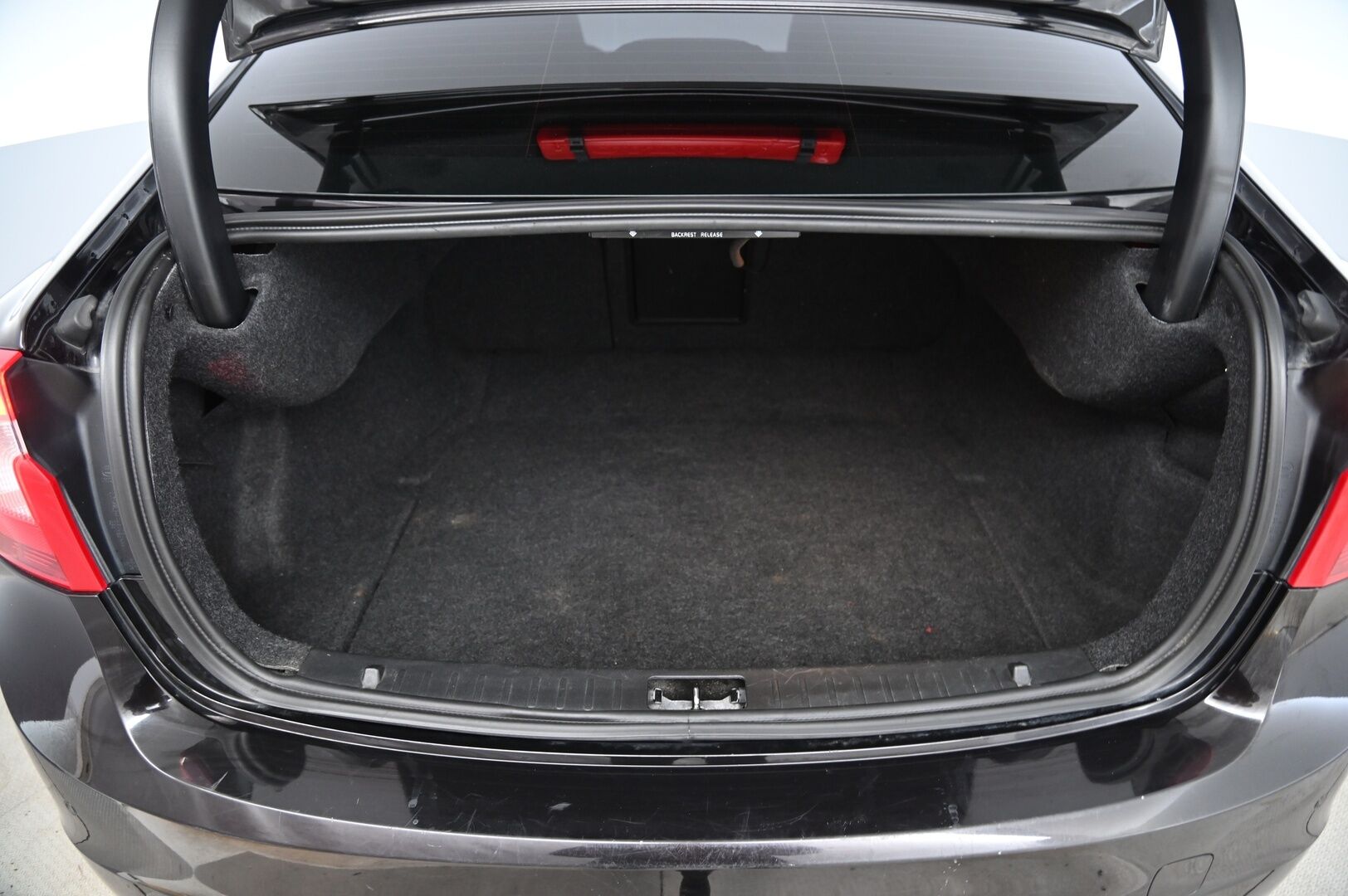 Volvo S60 2011 D3 Summum Business *Webasto / Muistipenkki / Nahat / Koukku / BT* - Suomiauto / Hyvät Hakkapeliitta 9 Nastat / Juuri Leimattu ja huollettu