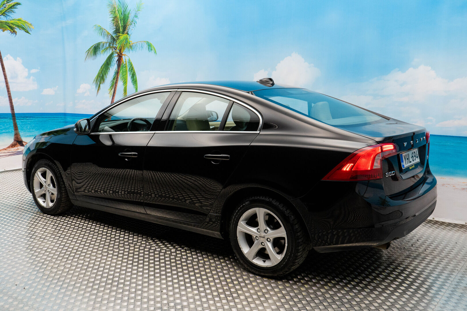 Volvo S60 2011 D3 Summum Business *Webasto / Muistipenkki / Nahat / Koukku / BT* - Suomiauto / Hyvät Hakkapeliitta 9 Nastat / Juuri Leimattu ja huollettu