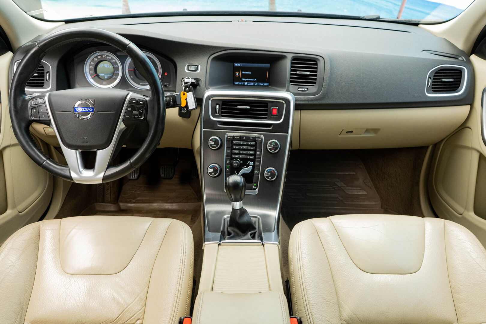 Volvo S60 2011 D3 Summum Business *Webasto / Muistipenkki / Nahat / Koukku / BT* - Suomiauto / Hyvät Hakkapeliitta 9 Nastat / Juuri Leimattu ja huollettu