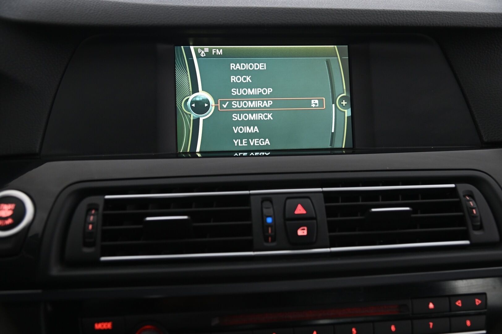BMW 523 2011 A F10 Sedan *Adapt. Vakkari / Tutkat / Vetokoukku* - *Suomi-auto / Juuri tullut*