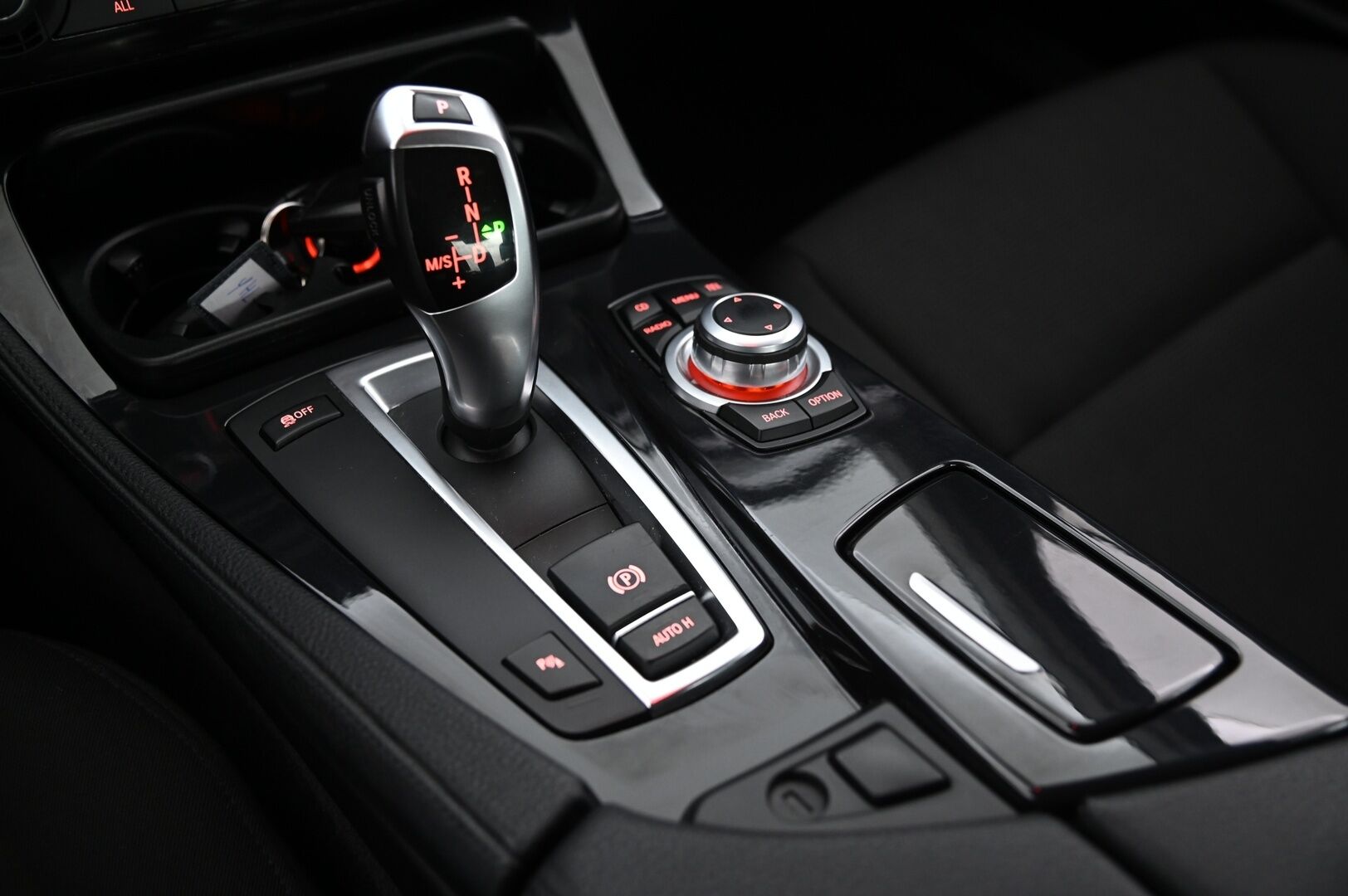 BMW 523 2011 A F10 Sedan *Adapt. Vakkari / Tutkat / Vetokoukku* - *Suomi-auto / Juuri tullut*