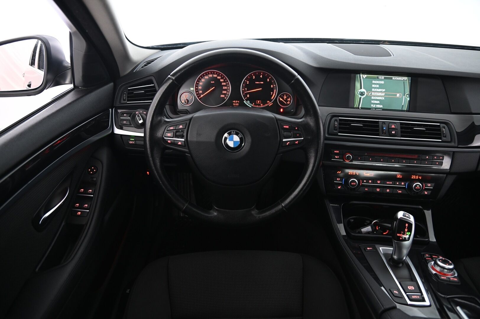 BMW 523 2011 A F10 Sedan *Adapt. Vakkari / Tutkat / Vetokoukku* - *Suomi-auto / Juuri tullut*