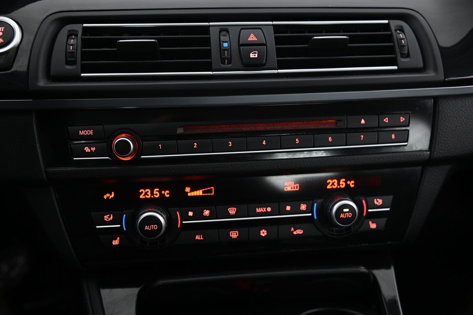 BMW 523 2011 A F10 Sedan *Adapt. Vakkari / Tutkat / Vetokoukku* - *Suomi-auto / Juuri tullut*