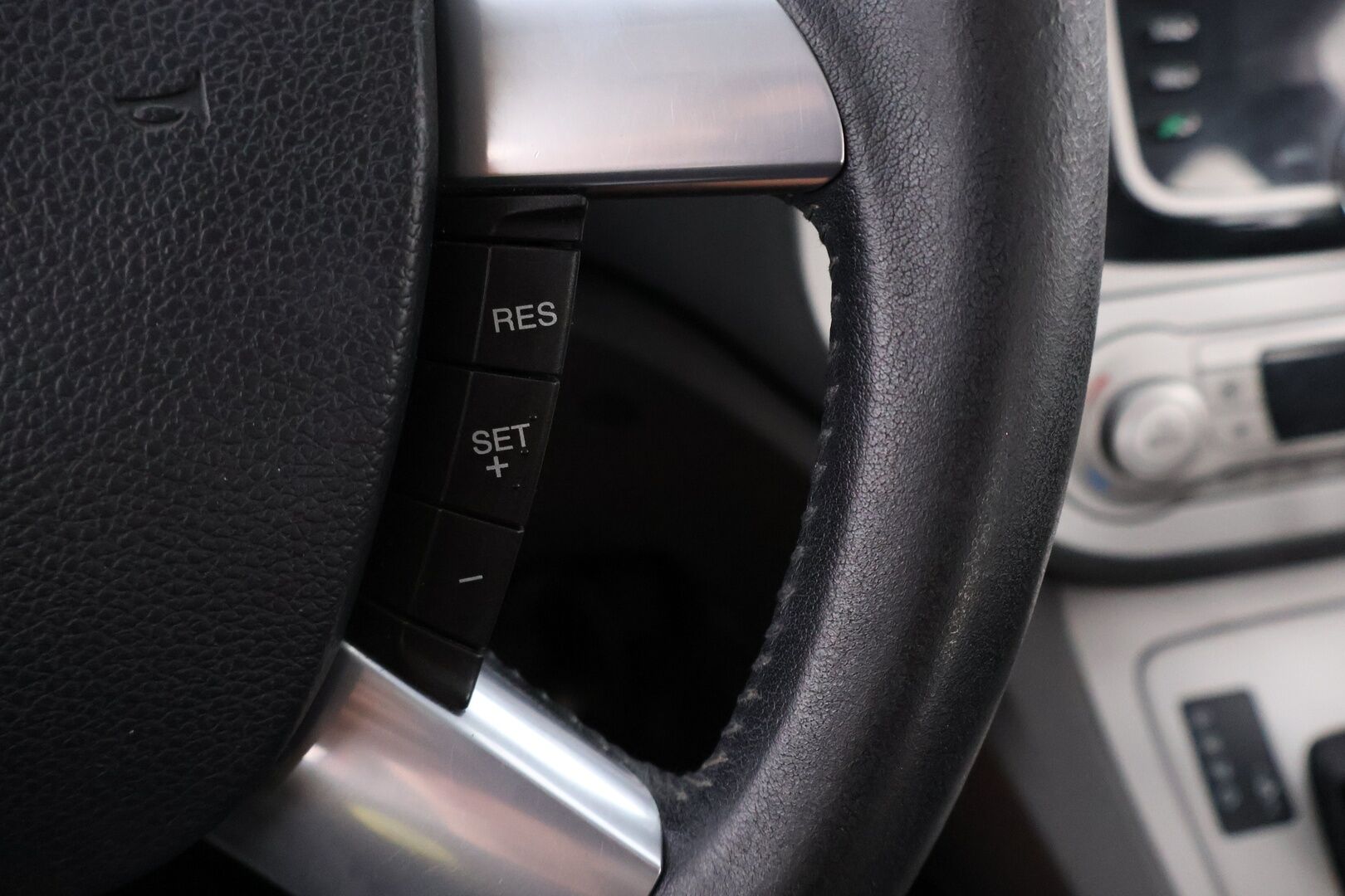Ford Kuga 2011 2,0 TDCi 163 hv DPF PowerShift 4WD Titanium A6 5-ovinen - YritysOutlet - Myydään vain yrityksille - Suomi-auto | Webasto | Vakkari | Vetokoukku | Lämmitettävä Tuulilasi!