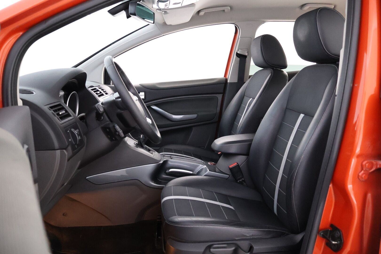 Ford Kuga 2011 2,0 TDCi 163 hv DPF PowerShift 4WD Titanium A6 5-ovinen - YritysOutlet - Myydään vain yrityksille - Suomi-auto | Webasto | Vakkari | Vetokoukku | Lämmitettävä Tuulilasi!
