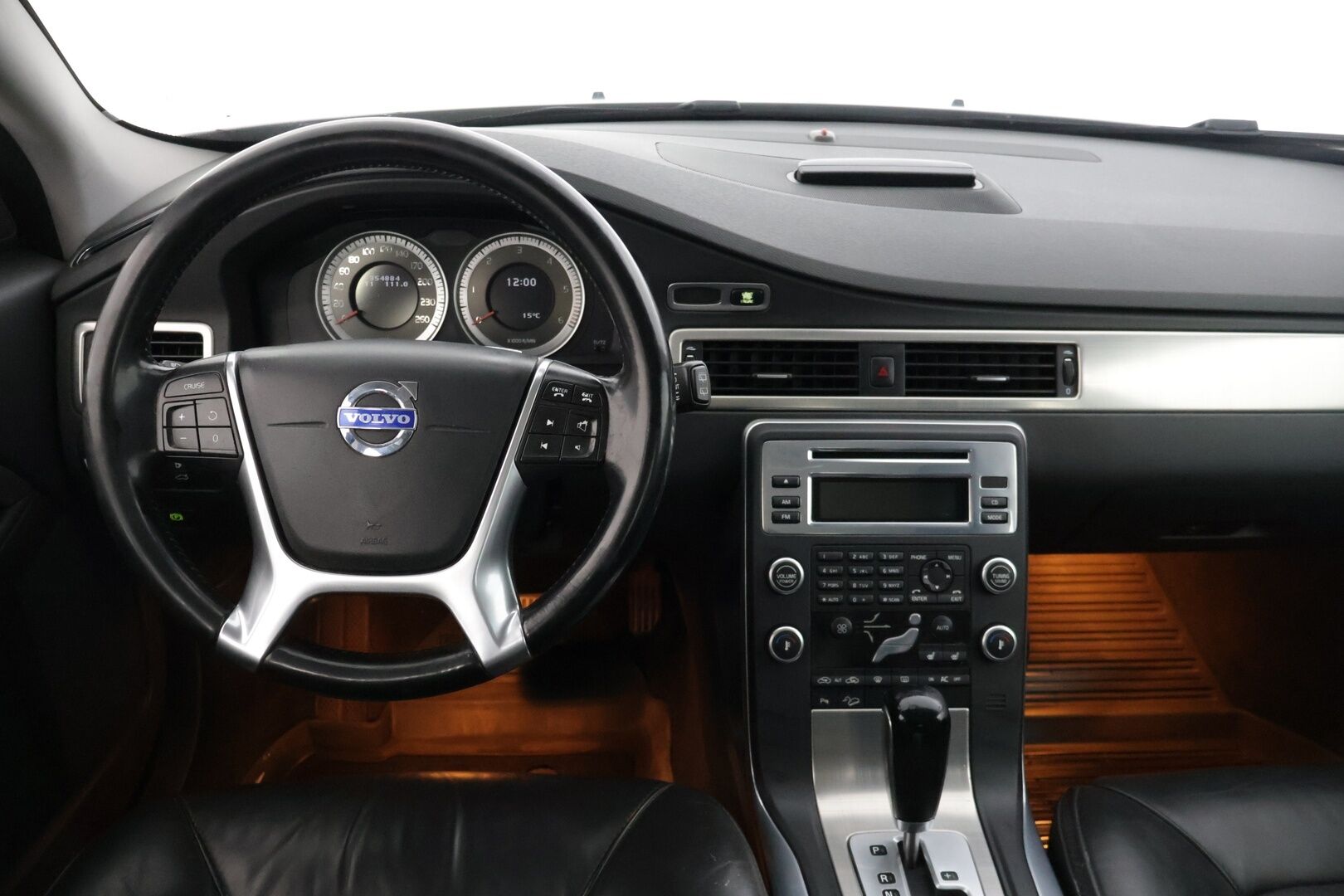 Volvo XC70 2011 D5 AWD Summum aut * Webasto / Nahkasisusta / Muisti Penkki / Vakkari / Koukku / Suomi-Auto * - * Suomi Volvo parhaalla Summum varustetasolla ja erinomaisella huoltohistorialla! *