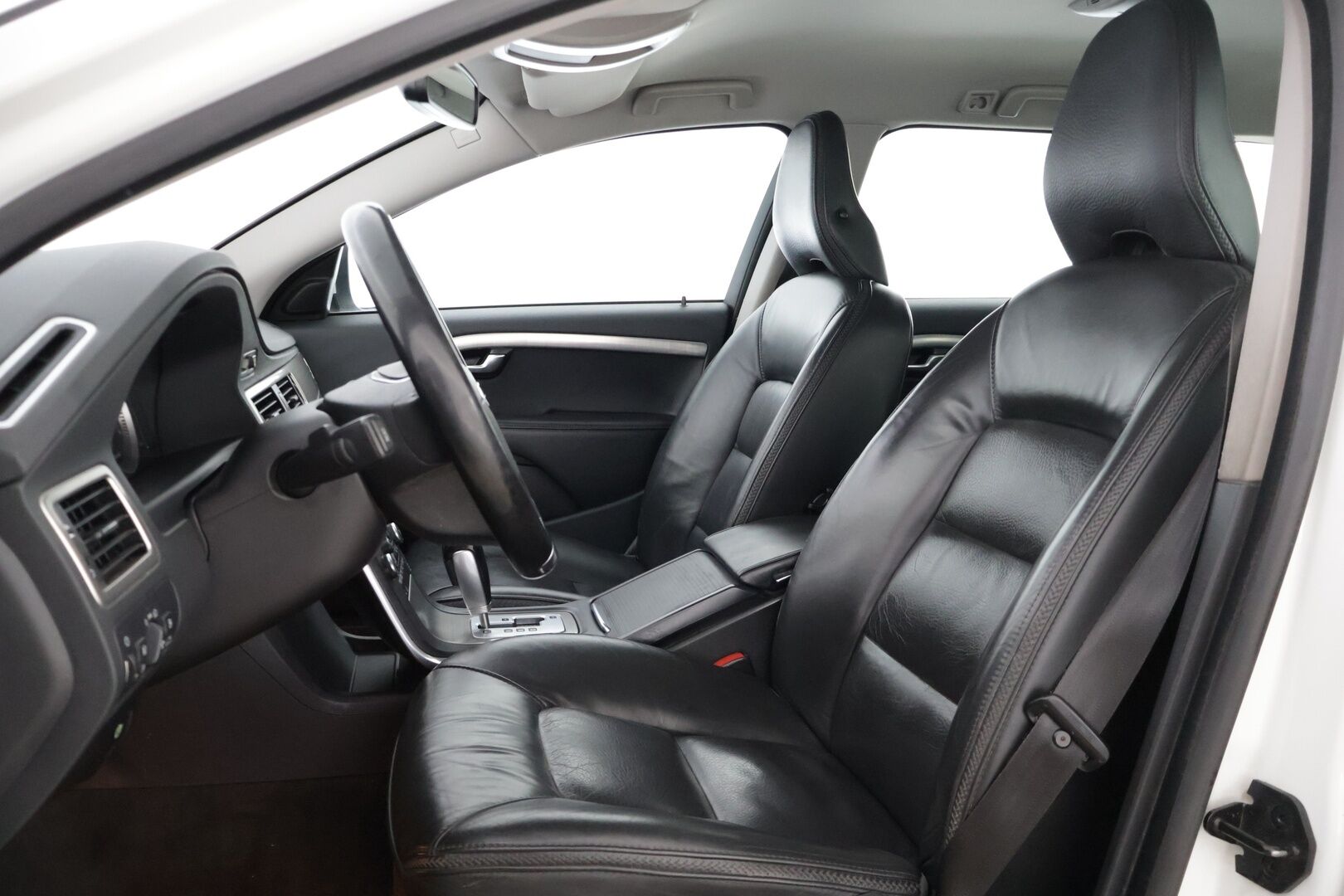 Volvo XC70 2011 D5 AWD Summum aut * Webasto / Nahkasisusta / Muisti Penkki / Vakkari / Koukku / Suomi-Auto * - * Suomi Volvo parhaalla Summum varustetasolla ja erinomaisella huoltohistorialla! *
