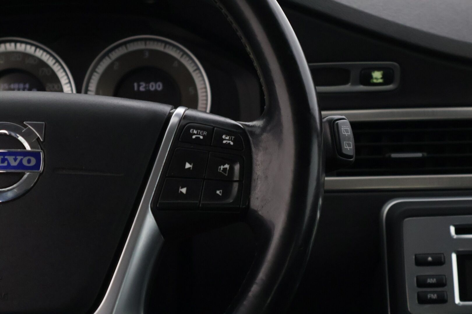 Volvo XC70 2011 D5 AWD Summum aut * Webasto / Nahkasisusta / Muisti Penkki / Vakkari / Koukku / Suomi-Auto * - * Suomi Volvo parhaalla Summum varustetasolla ja erinomaisella huoltohistorialla! *