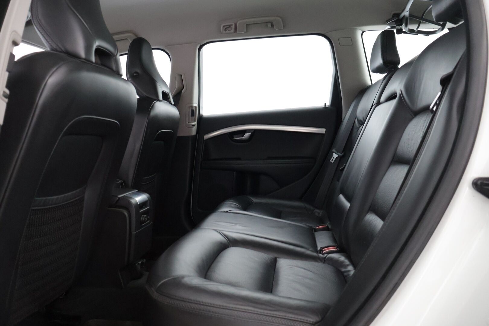 Volvo XC70 2011 D5 AWD Summum aut * Webasto / Nahkasisusta / Muisti Penkki / Vakkari / Koukku / Suomi-Auto * - * Suomi Volvo parhaalla Summum varustetasolla ja erinomaisella huoltohistorialla! *