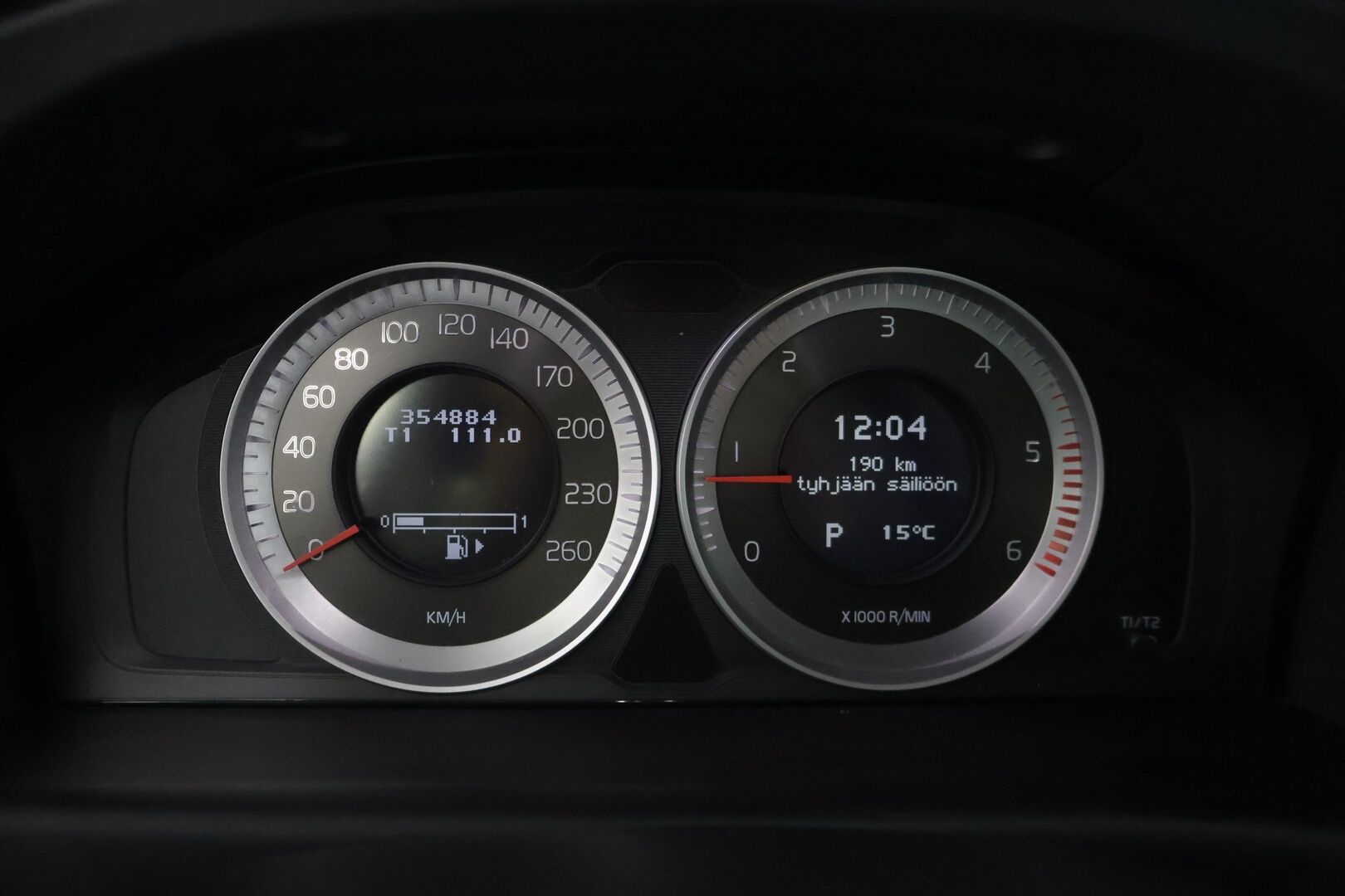Volvo XC70 2011 D5 AWD Summum aut * Webasto / Nahkasisusta / Muisti Penkki / Vakkari / Koukku / Suomi-Auto * - * Suomi Volvo parhaalla Summum varustetasolla ja erinomaisella huoltohistorialla! *