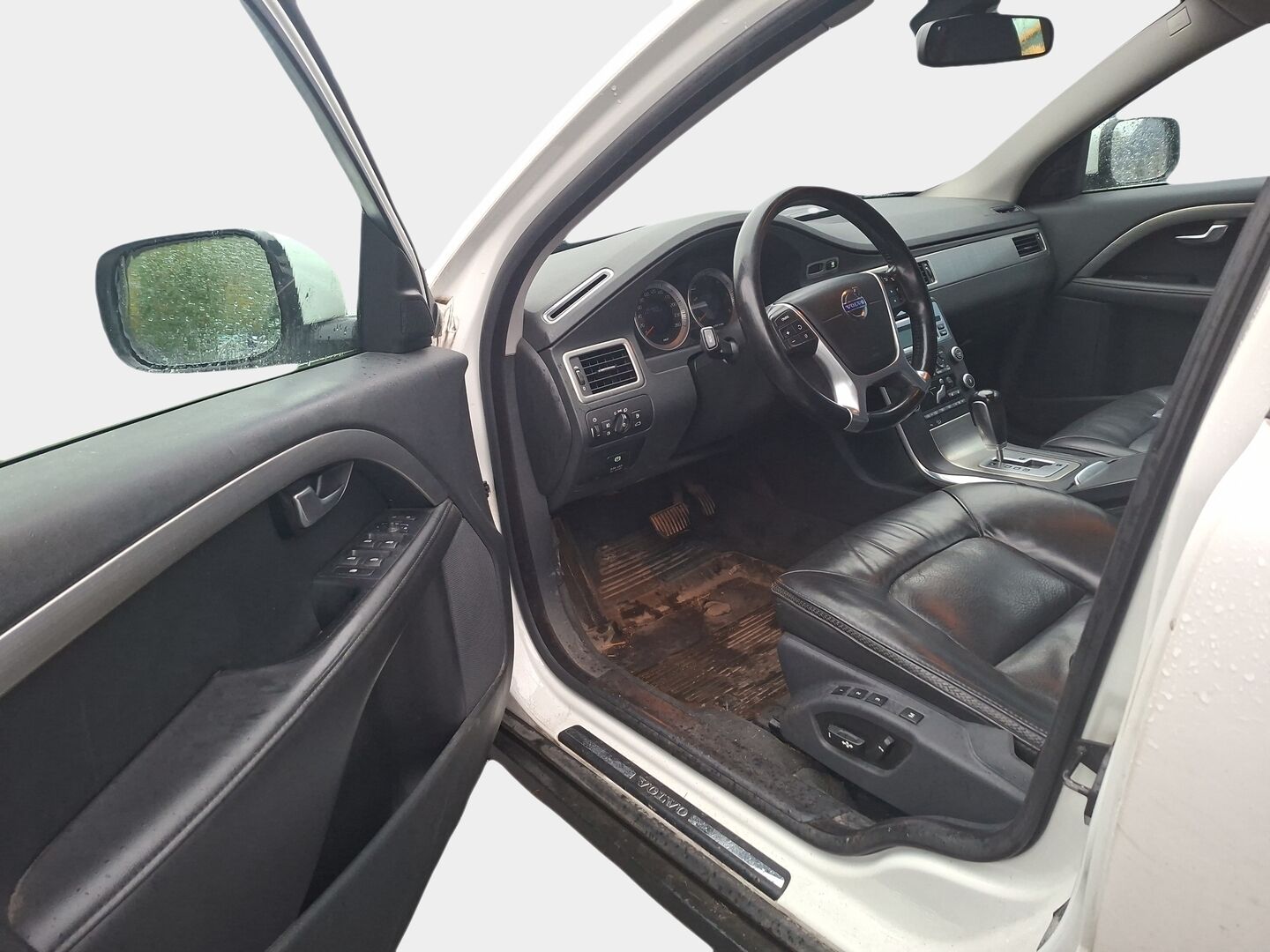 Volvo XC70 2011 D5 AWD Summum aut * Webasto / Vakkari / Koukku / Suomi-Auto * - * Suomi Volvo erinomaisella huoltokirjalla! *
