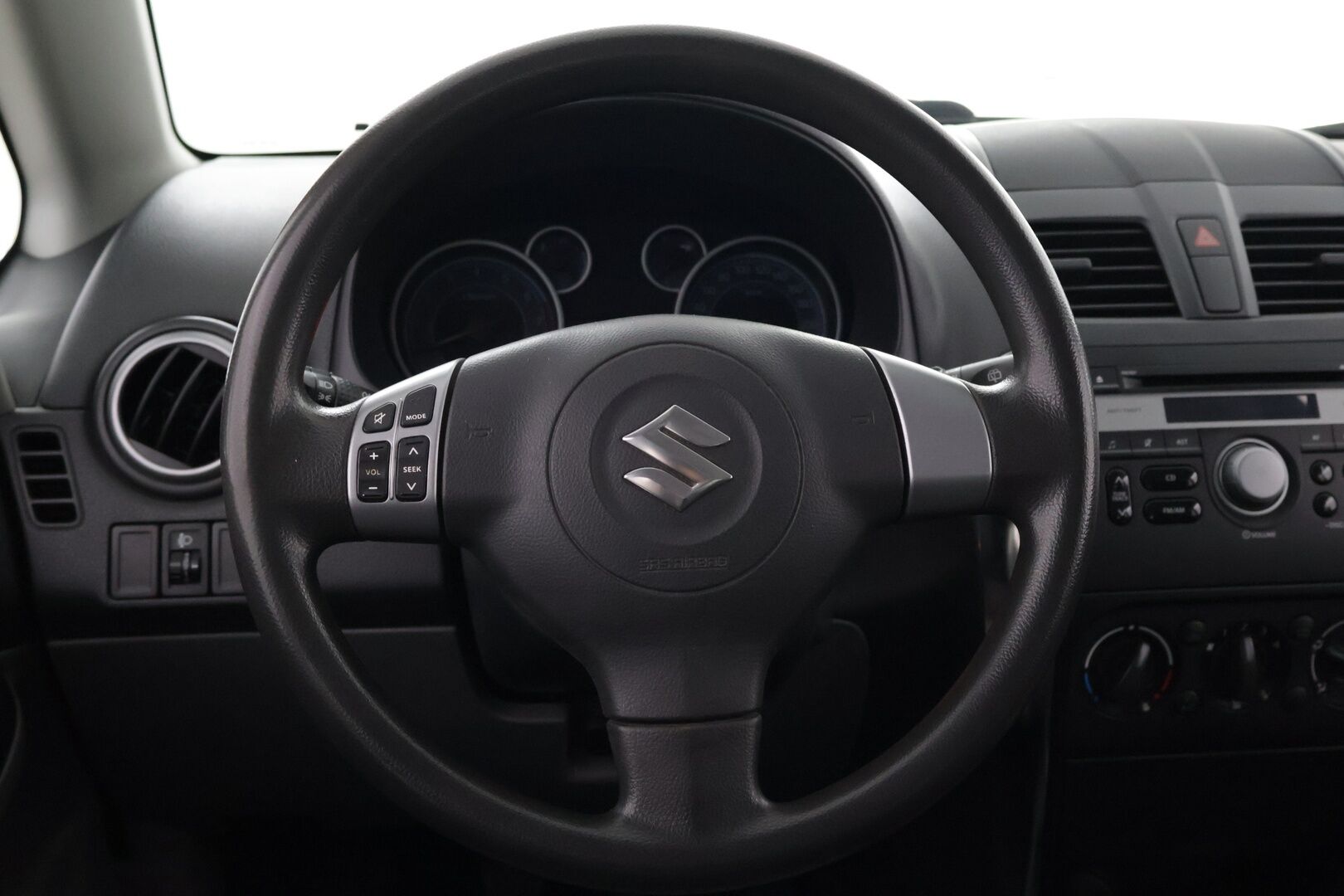 Suzuki SX4 2012 1,6 VVT 4WD X-OVER 5D - Lohkolämmitin | Vetokoukku | 4wd | Suomi-auto 1-omistajalta!