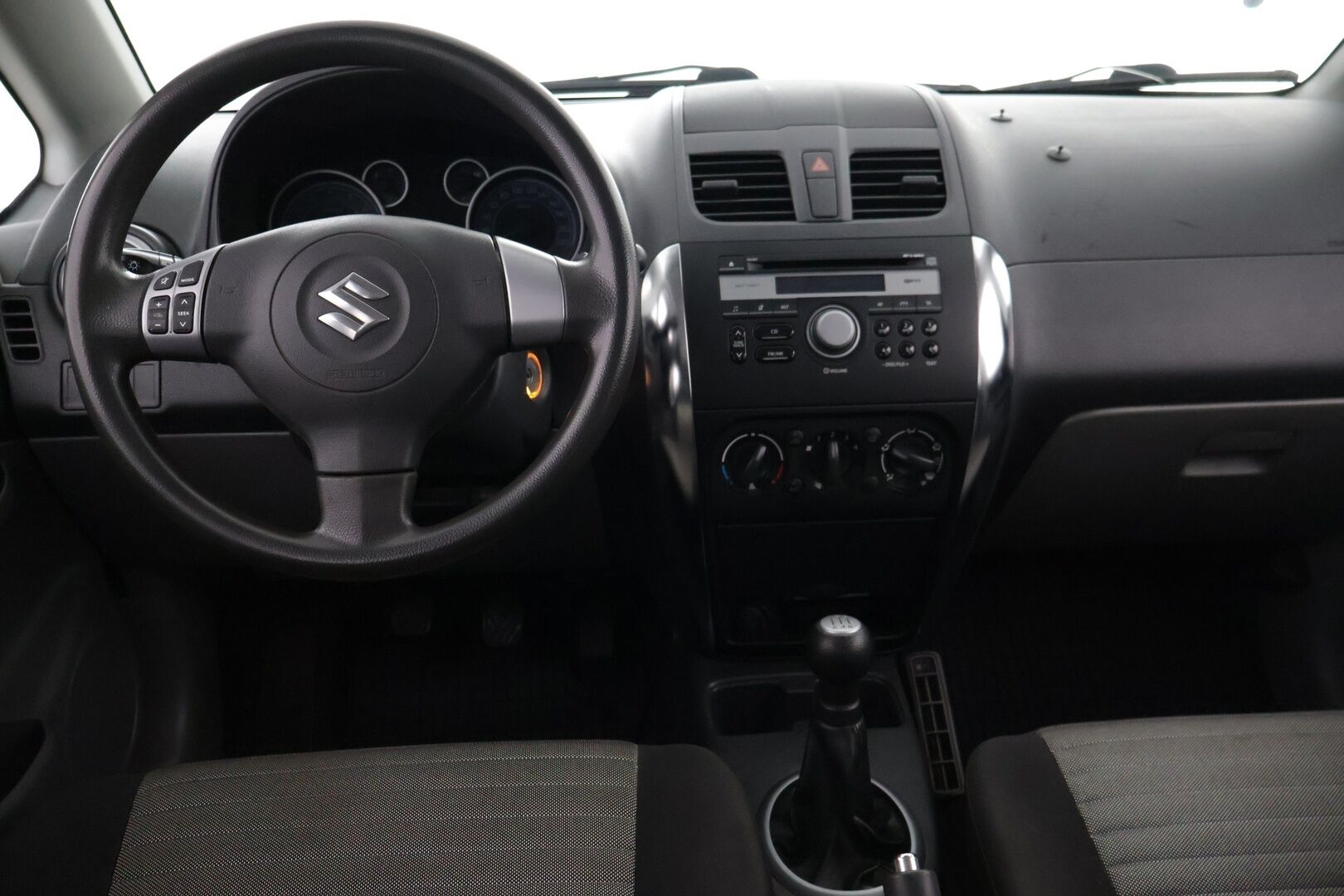 Suzuki SX4 2012 1,6 VVT 4WD X-OVER 5D - Lohkolämmitin | Vetokoukku | 4wd | Suomi-auto 1-omistajalta!