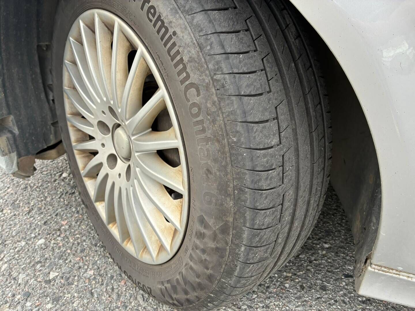 Mercedes-Benz E 2003 E 320 Sedan *Myydään huutokaupat.com* - Nahat kuskin muistilla | Panorama | Navigointi | Kahdet renkaat vanteilla