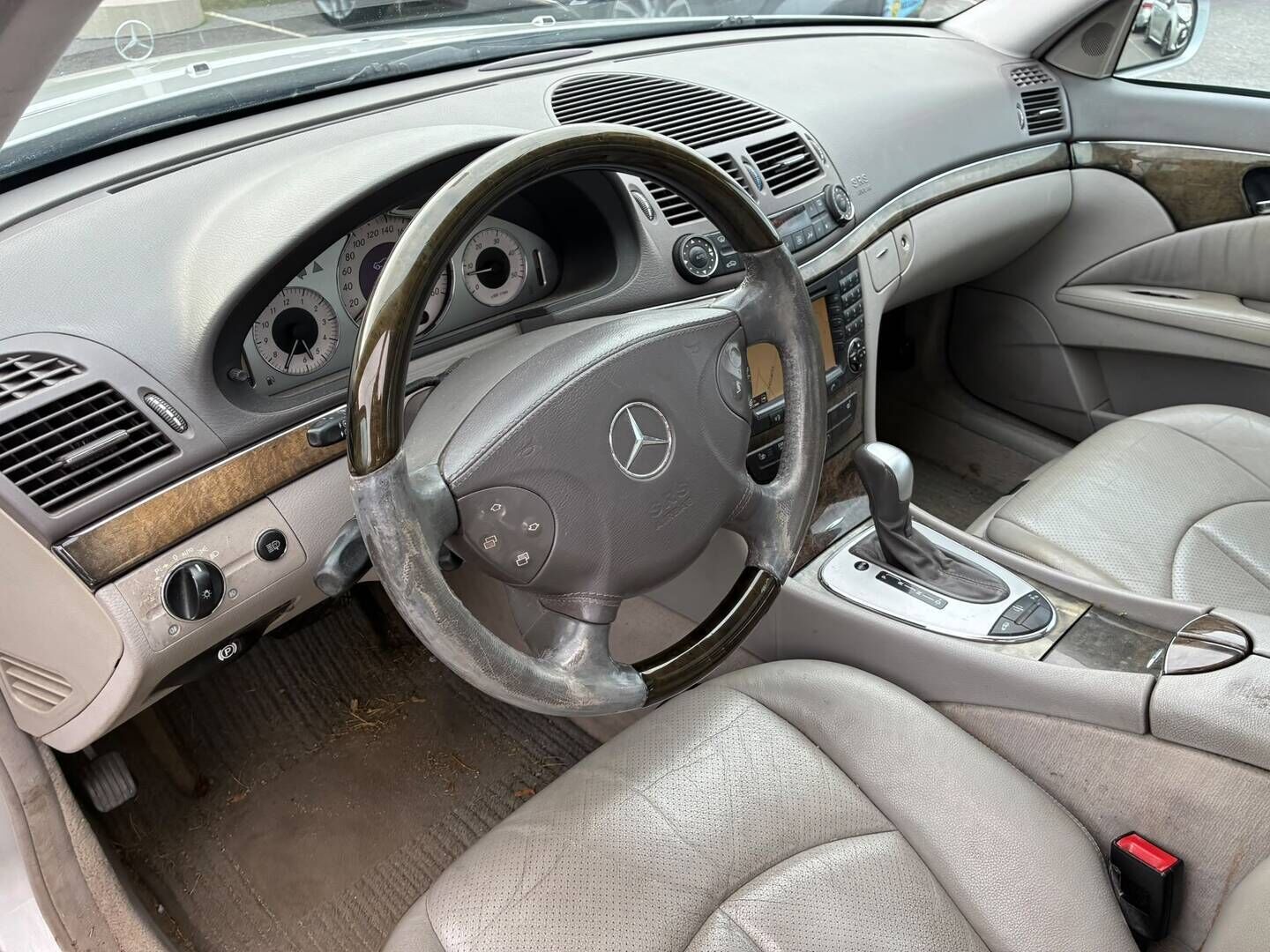 Mercedes-Benz E 2003 E 320 Sedan *Myydään huutokaupat.com* - Nahat kuskin muistilla | Panorama | Navigointi | Kahdet renkaat vanteilla