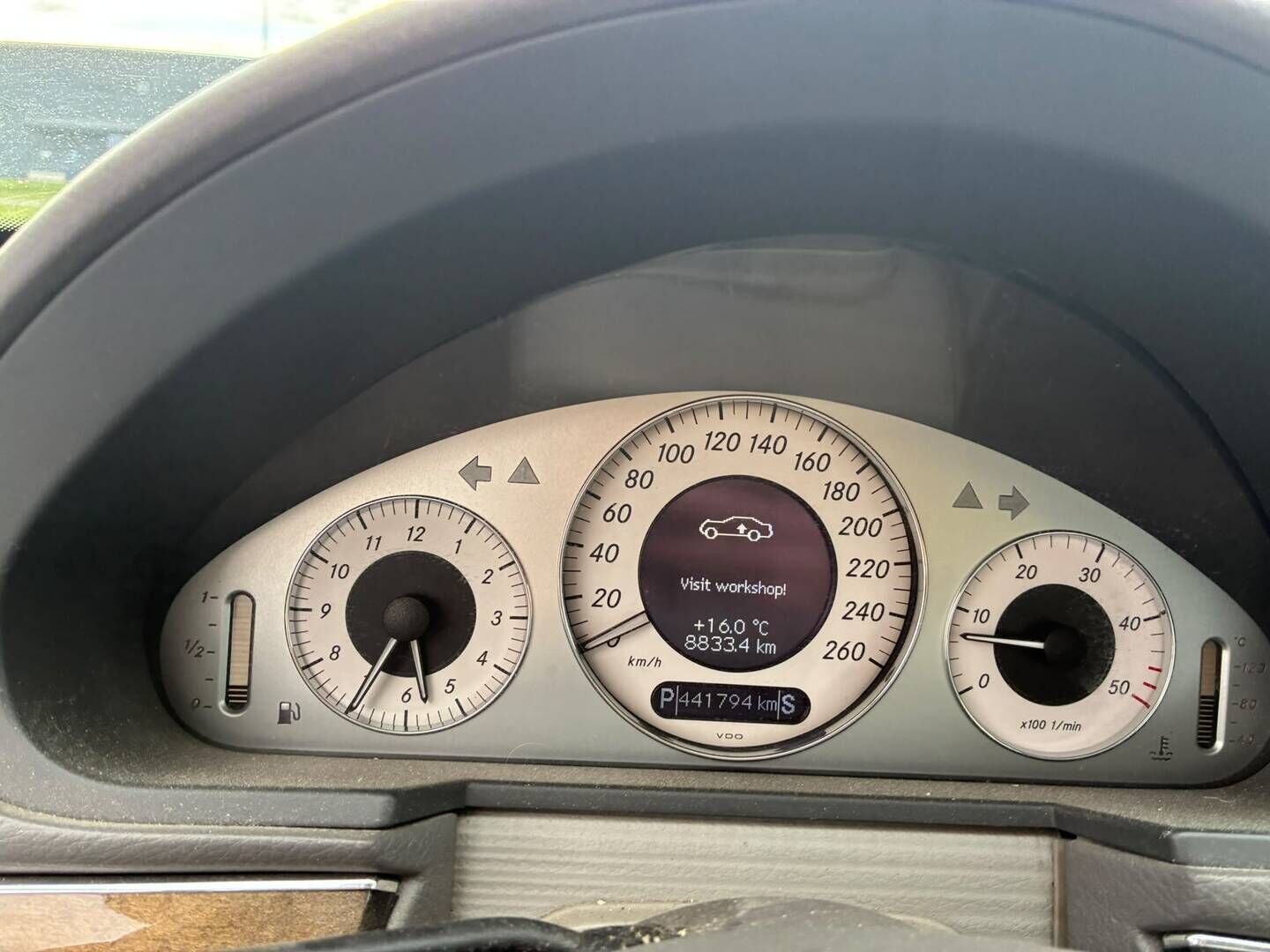 Mercedes-Benz E 2003 E 320 Sedan *Myydään huutokaupat.com* - Nahat kuskin muistilla | Panorama | Navigointi | Kahdet renkaat vanteilla
