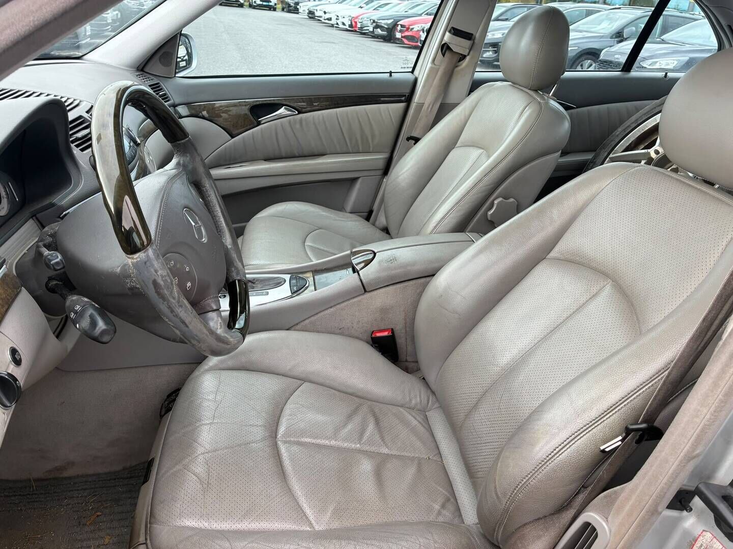 Mercedes-Benz E 2003 E 320 Sedan *Myydään huutokaupat.com* - Nahat kuskin muistilla | Panorama | Navigointi | Kahdet renkaat vanteilla