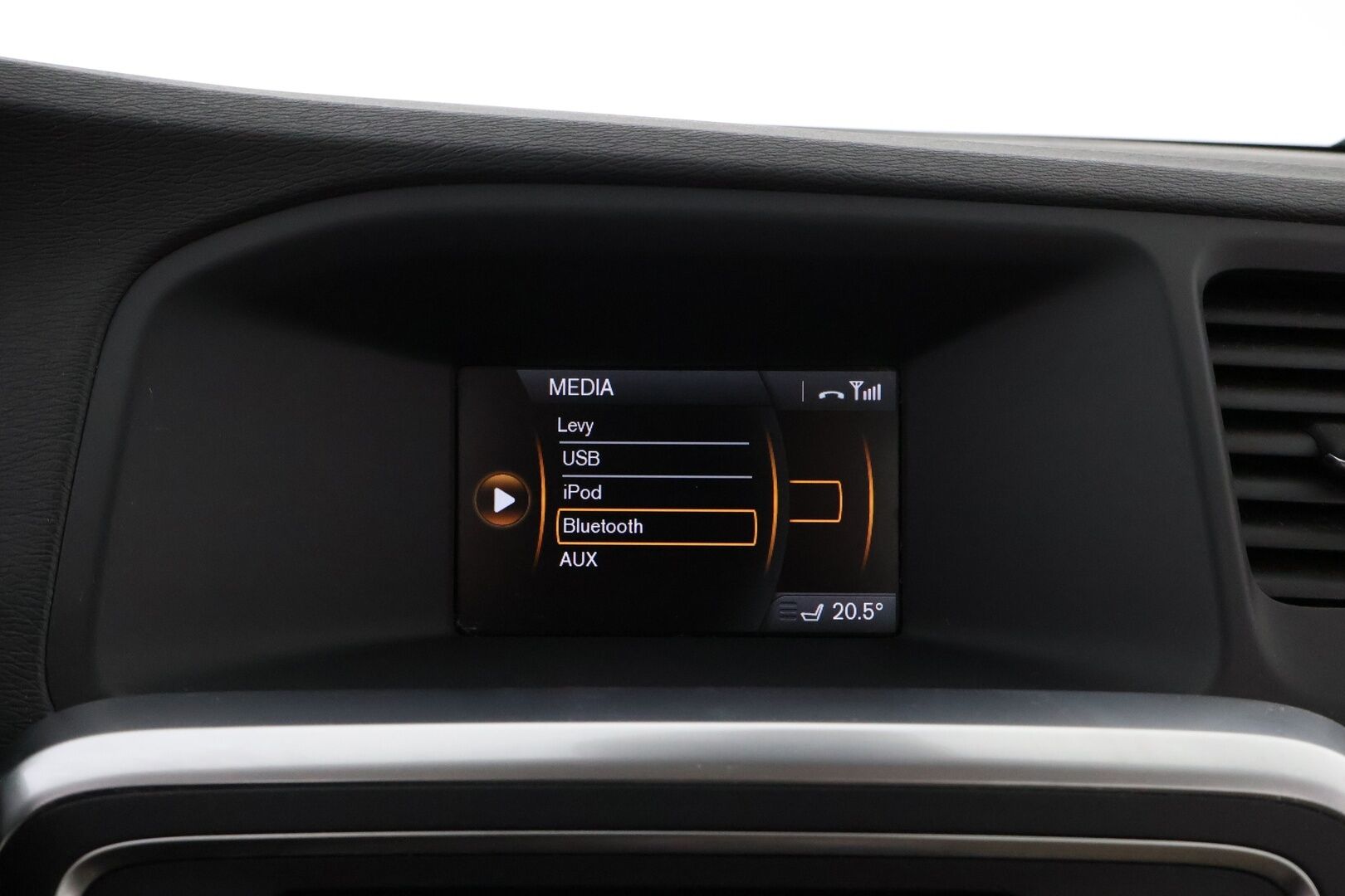 Volvo S60 2011 D3 Momentum Business aut * Suomiauto / Kauko Webasto / Vetokoukku / Vaaleat Puolinahat / Xenon / Vakkari - Juuri katsastettu / Jakopää juuri tehty / Siisti!