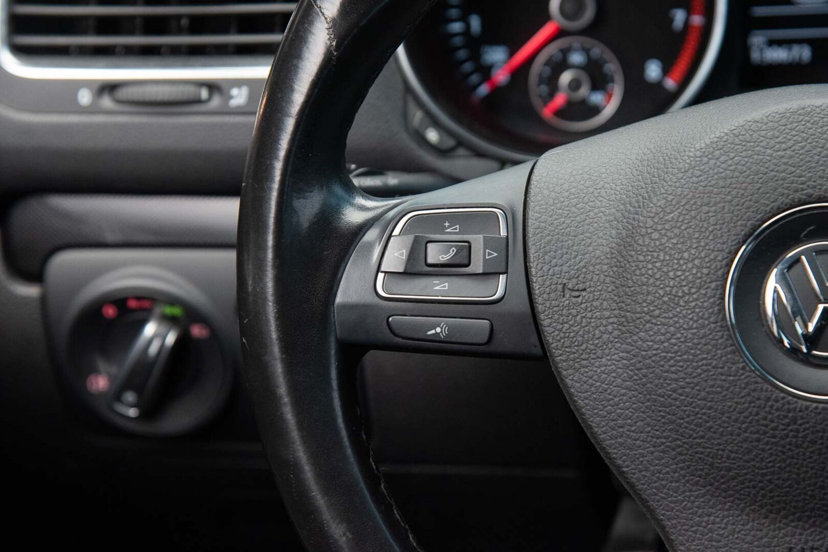 Volkswagen Golf 2011 Variant Comfortline 1.2 TSI 77 kW DSG -YritysOutlet - Myydään vain yrityksille - - Koukku | Xenon | Vakkari | Lohkolämmitin | Ketju vaihdettu | Juuri katsastettu
