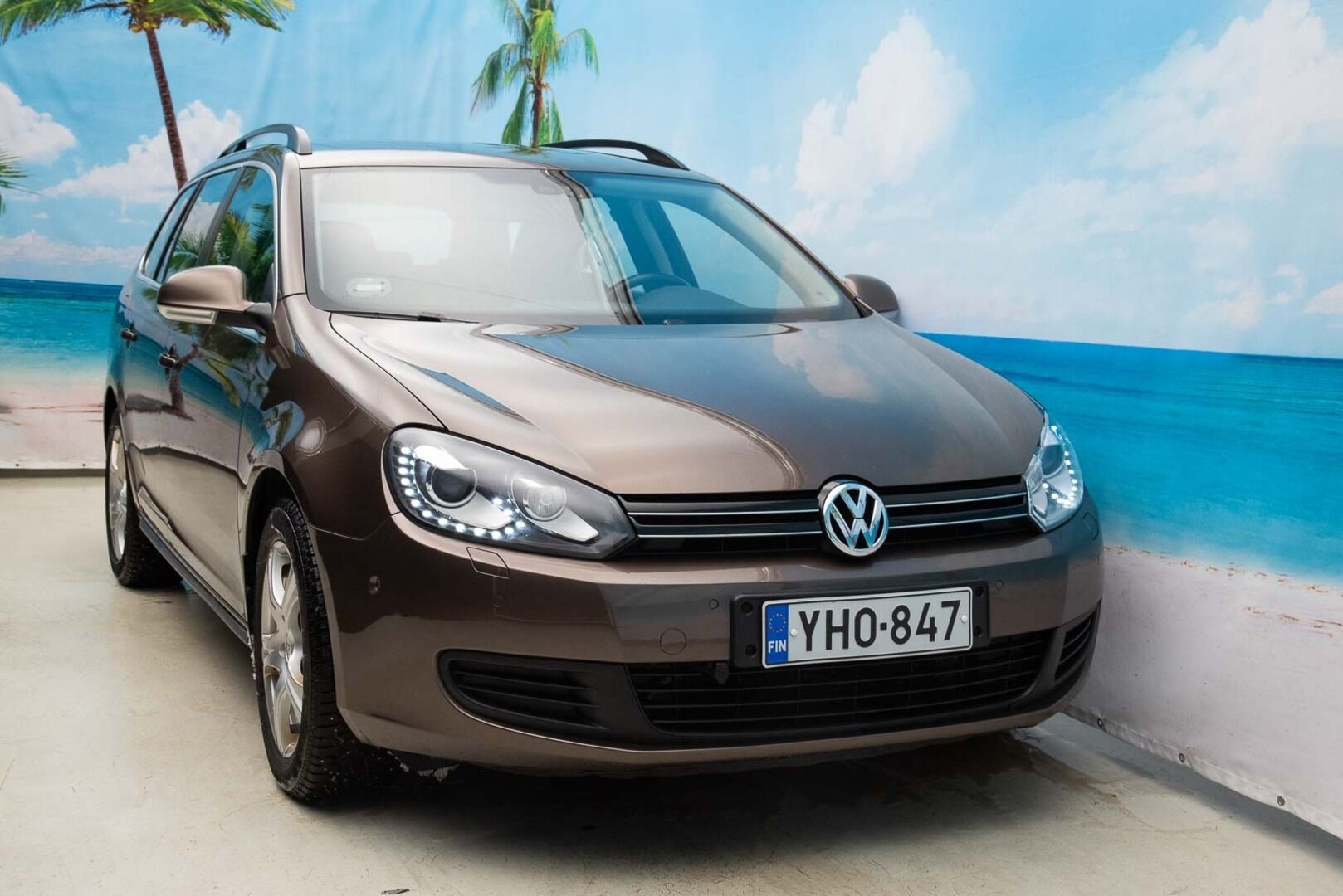 Volkswagen Golf 2011 Variant Comfortline 1.2 TSI 77 kW DSG -YritysOutlet - Myydään vain yrityksille - - Koukku | Xenon | Vakkari | Lohkolämmitin | Ketju vaihdettu | Juuri katsastettu