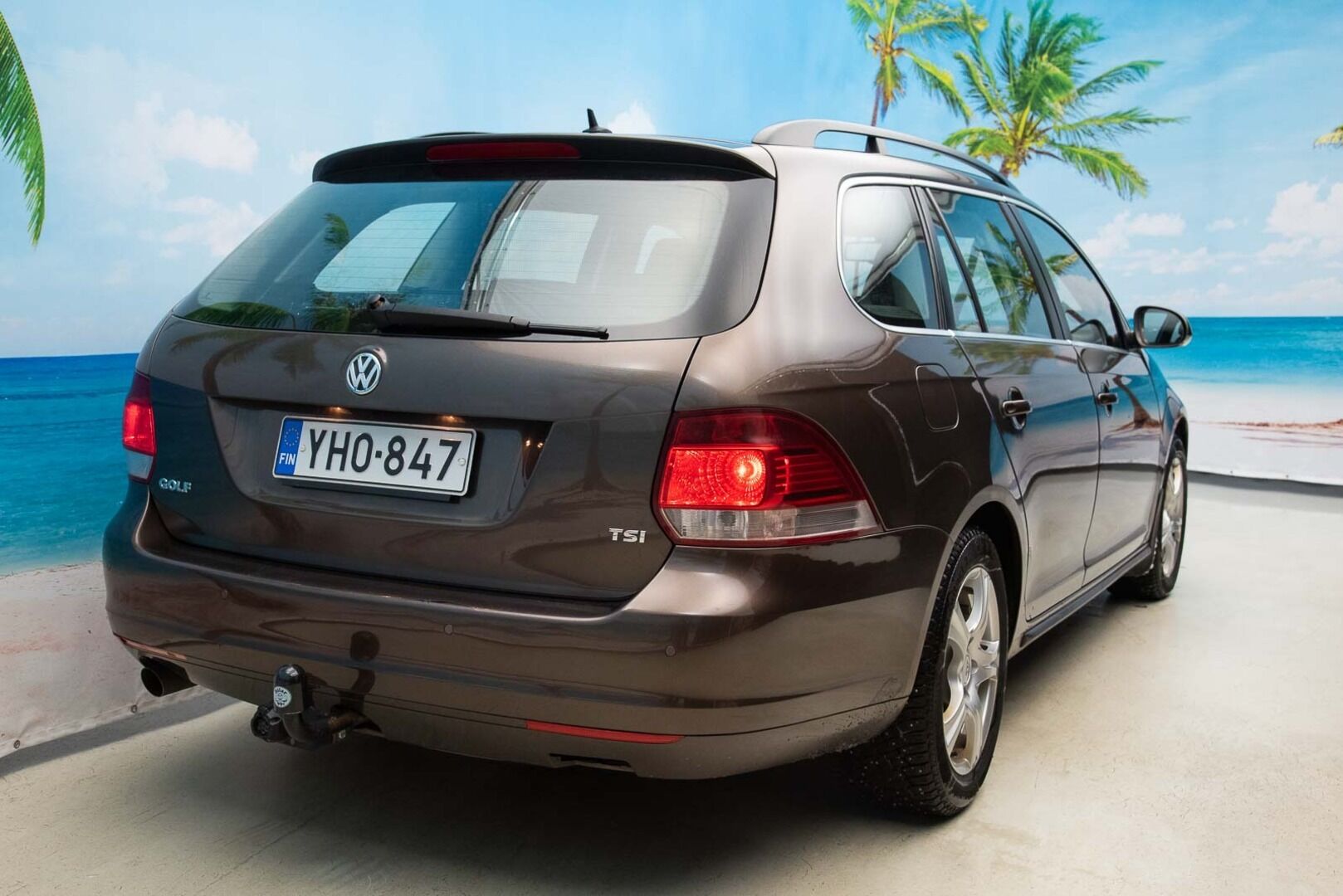 Volkswagen Golf 2011 Variant Comfortline 1.2 TSI 77 kW DSG -YritysOutlet - Myydään vain yrityksille - - Koukku | Xenon | Vakkari | Lohkolämmitin | Ketju vaihdettu | Juuri katsastettu