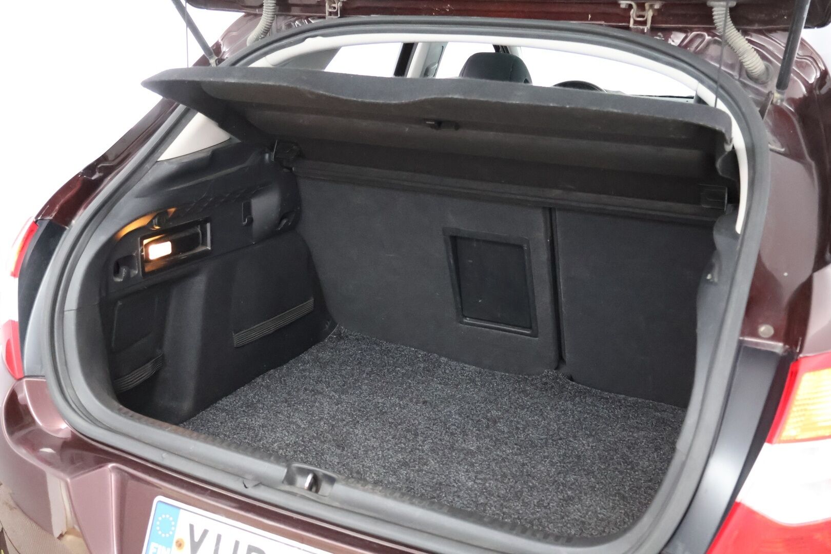 Citroen C4 2011 HDi 150 Exclusive - Suomiauto / Navi / BLIS / Lasikatto / Hieronta / Puolinahkasisusta / Lohko & Sisäpistoke / Huippuvarusteet / Jakopää tehty!