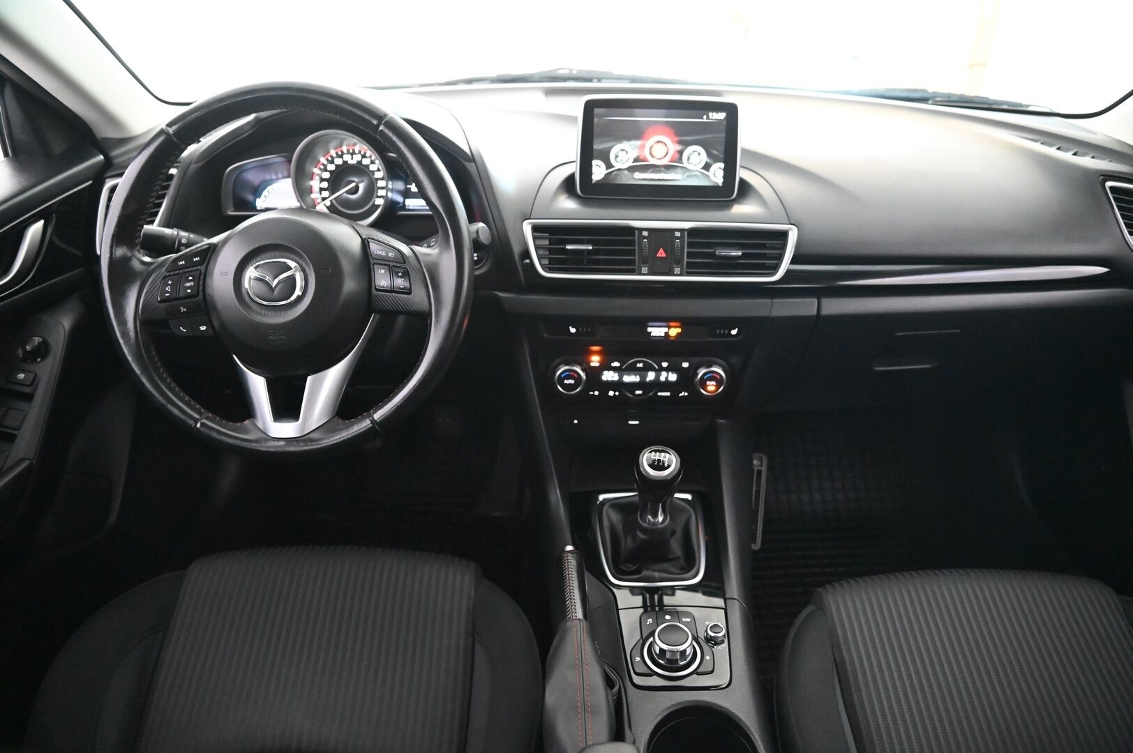 Mazda Mazda3 2014 5HB 2,0 (120) SKYACTIV-G Premium 6MT 5ov DG1 **Vakkari / P.tutka / Bluetooth / Lohkolämmitin / Autom.ilmastointi** - Suomi-auto / Apple&Android 