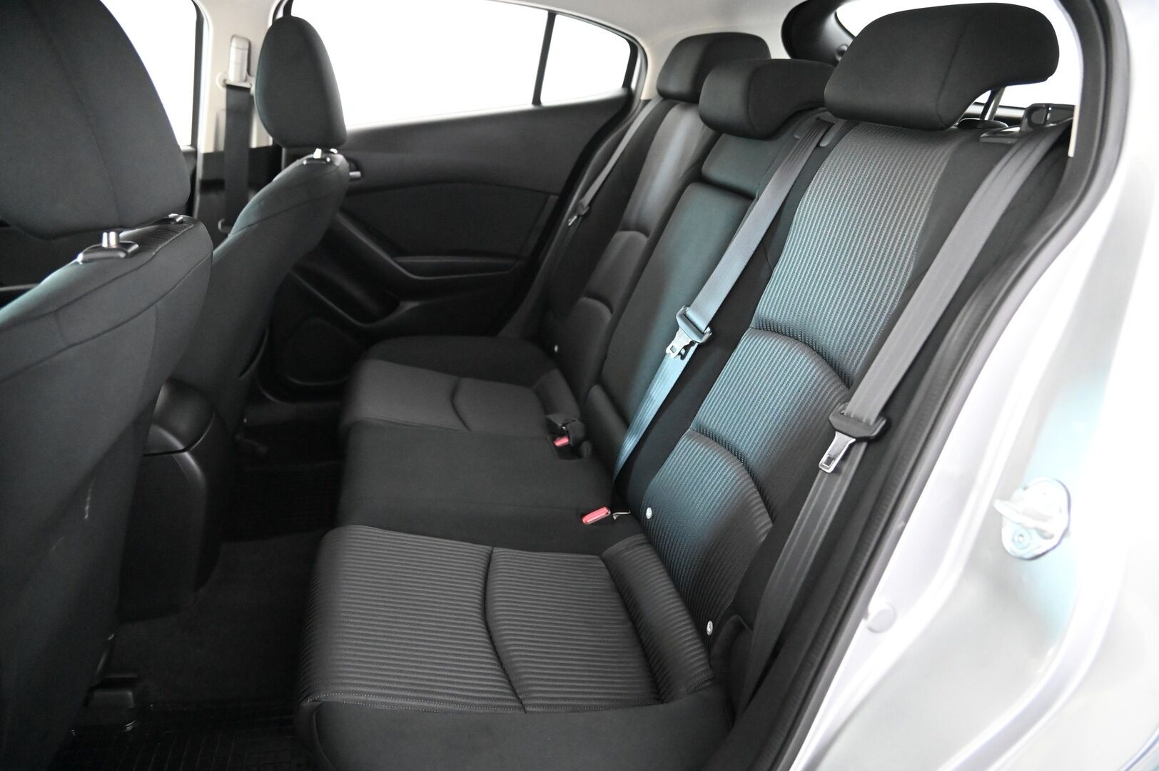 Mazda Mazda3 2014 5HB 2,0 (120) SKYACTIV-G Premium 6MT 5ov DG1 **Vakkari / P.tutka / Bluetooth / Lohkolämmitin / Autom.ilmastointi** - Suomi-auto / Apple&Android 