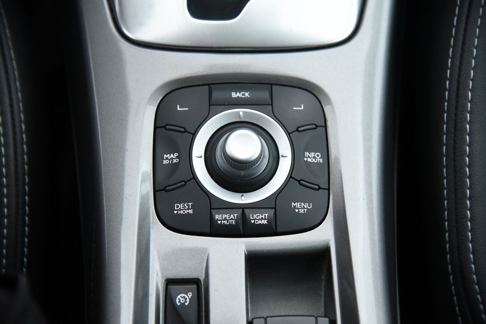 Renault Laguna 2011 Sport Tourer 2,0 Dynamique Business / - YritysOutlet - Myydään vain yrityksille - - YritysOutlet - Myydään vain yrityksille