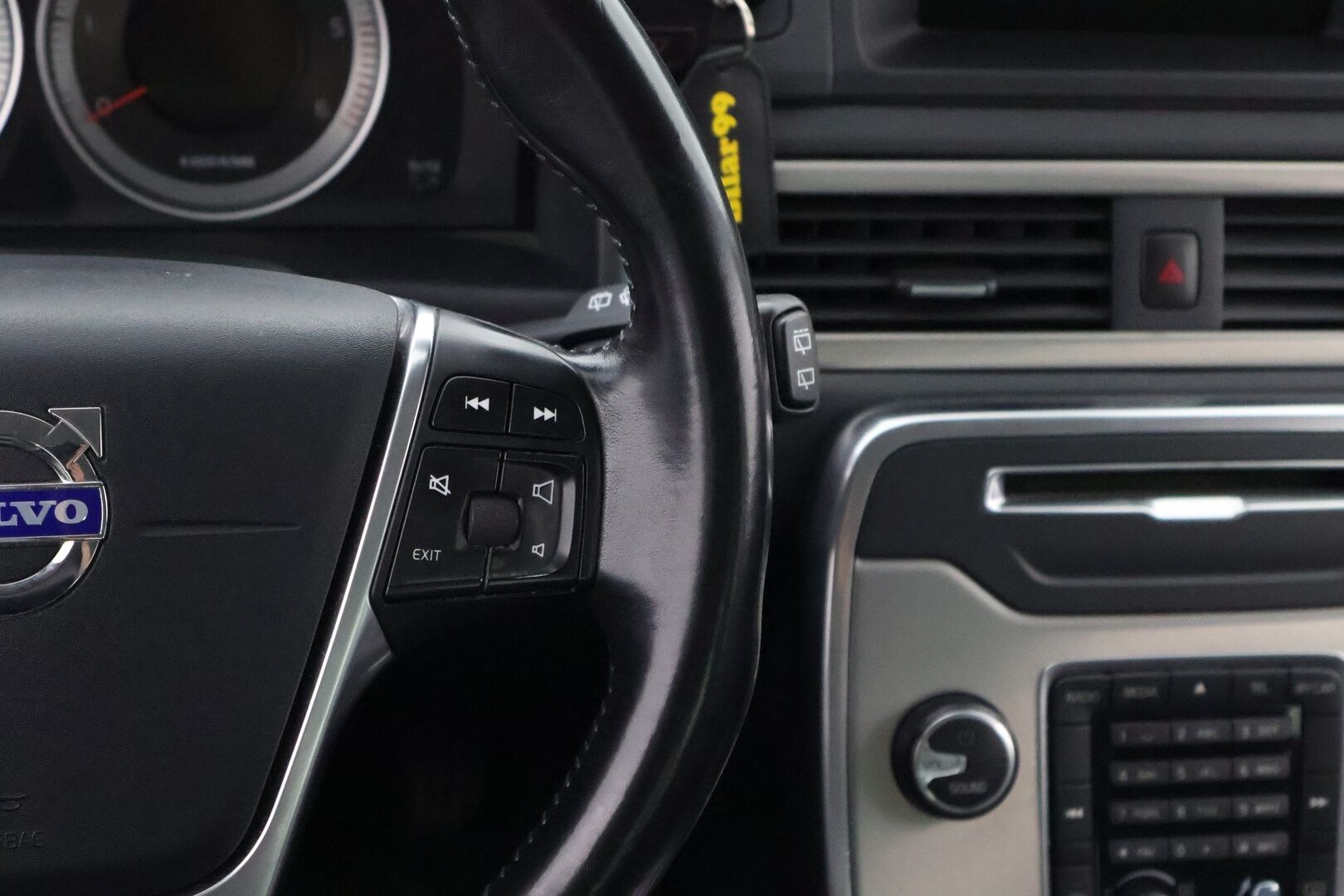 Volvo V70 2011 D3 Summum Taksi aut - MYYDÄÄN HUUTOKAUPAT.COM!