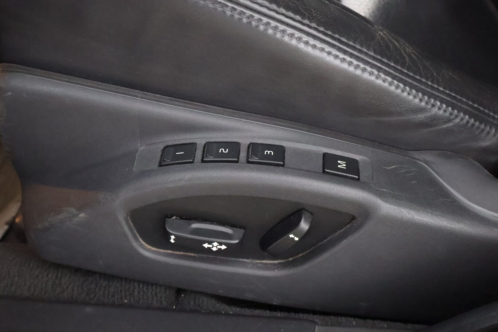 Volvo V70 2011 D3 Summum Taksi aut - MYYDÄÄN HUUTOKAUPAT.COM!