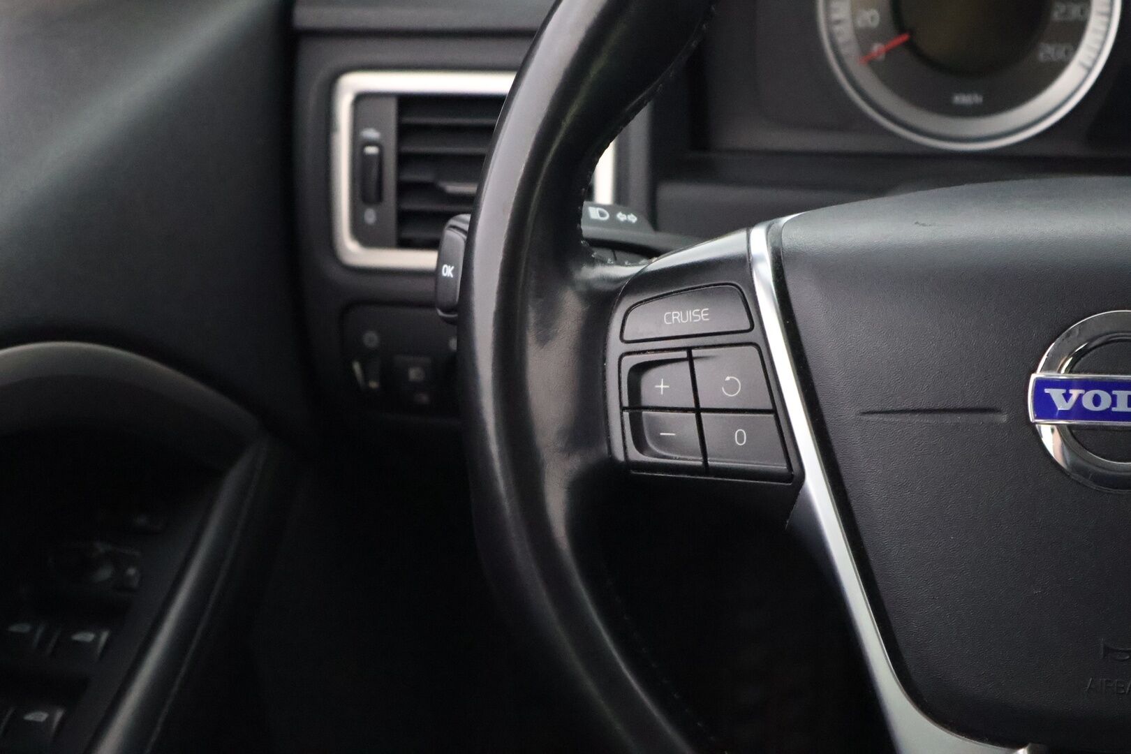 Volvo V70 2011 D3 Summum Taksi aut - MYYDÄÄN HUUTOKAUPAT.COM!
