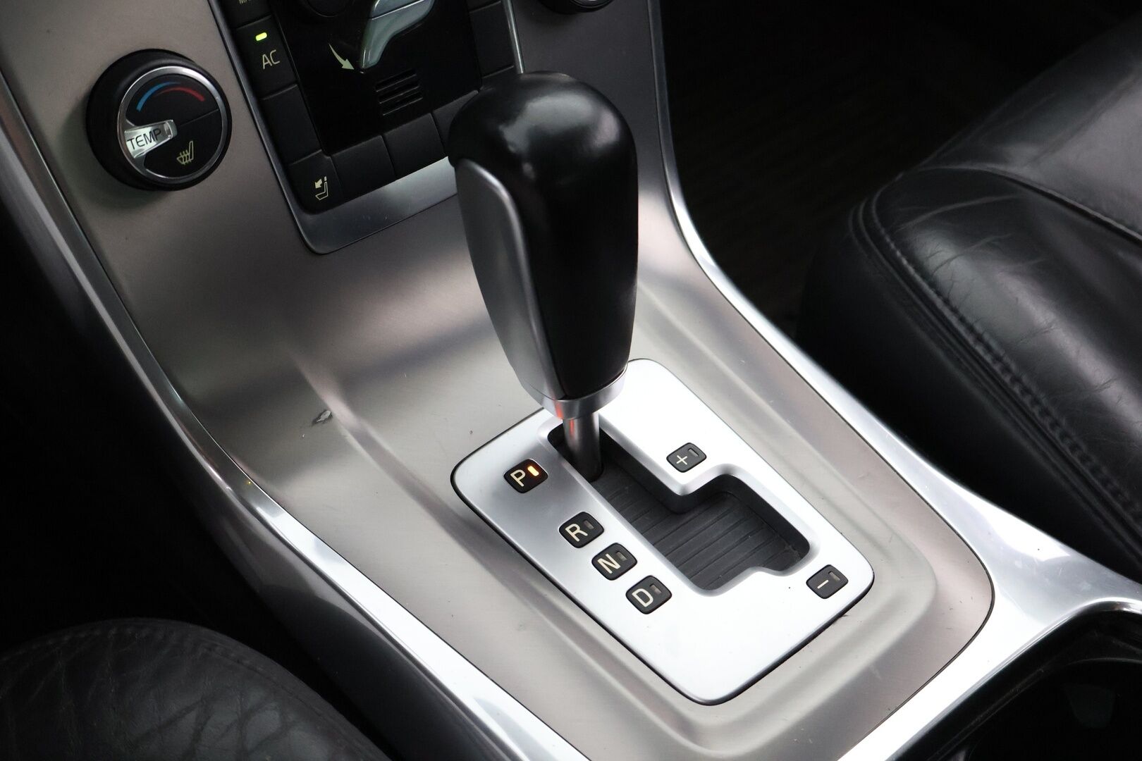 Volvo V70 2011 D3 Summum Taksi aut - MYYDÄÄN HUUTOKAUPAT.COM!
