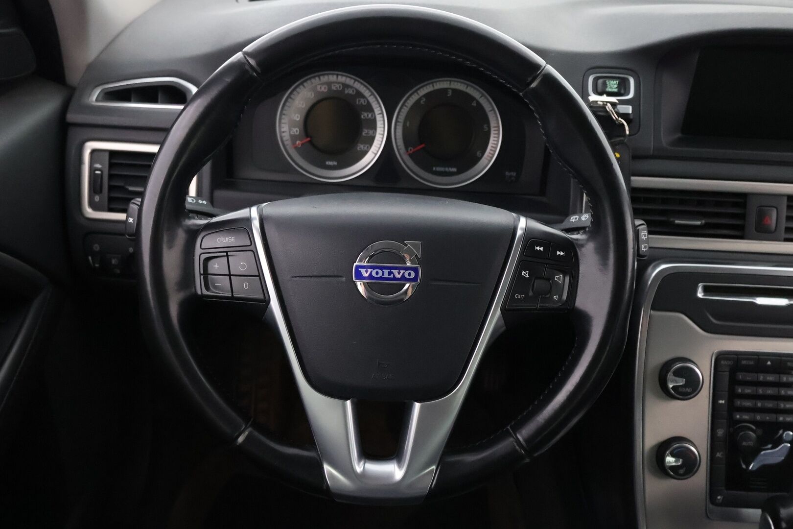 Volvo V70 2011 D3 Summum Taksi aut - MYYDÄÄN HUUTOKAUPAT.COM!