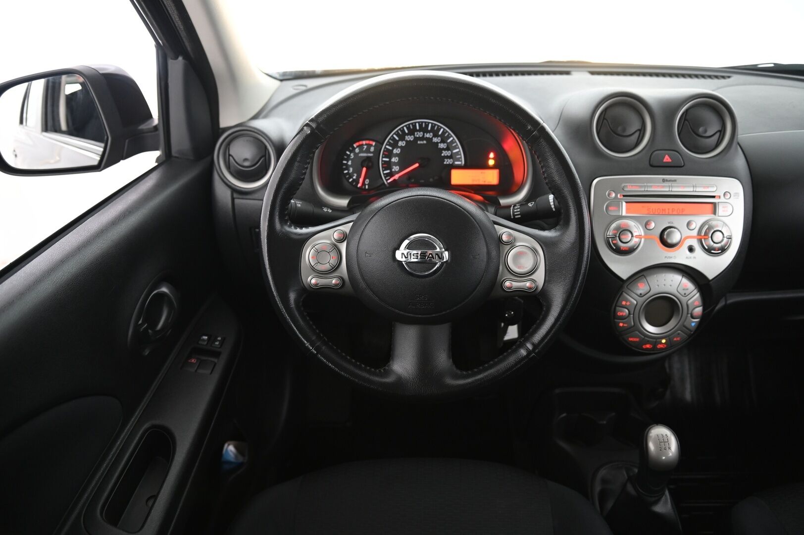 Nissan Micra 2011 5d Acenta 1,2 98hp DIG-S *Tehokkaammalla moottorilla / Paremmalla varustetasolla / Vakkari / Aut.ilmastointi / 2x renkaat - Juuri Huollettu / Juuri Leimattu / Erikoisväri
