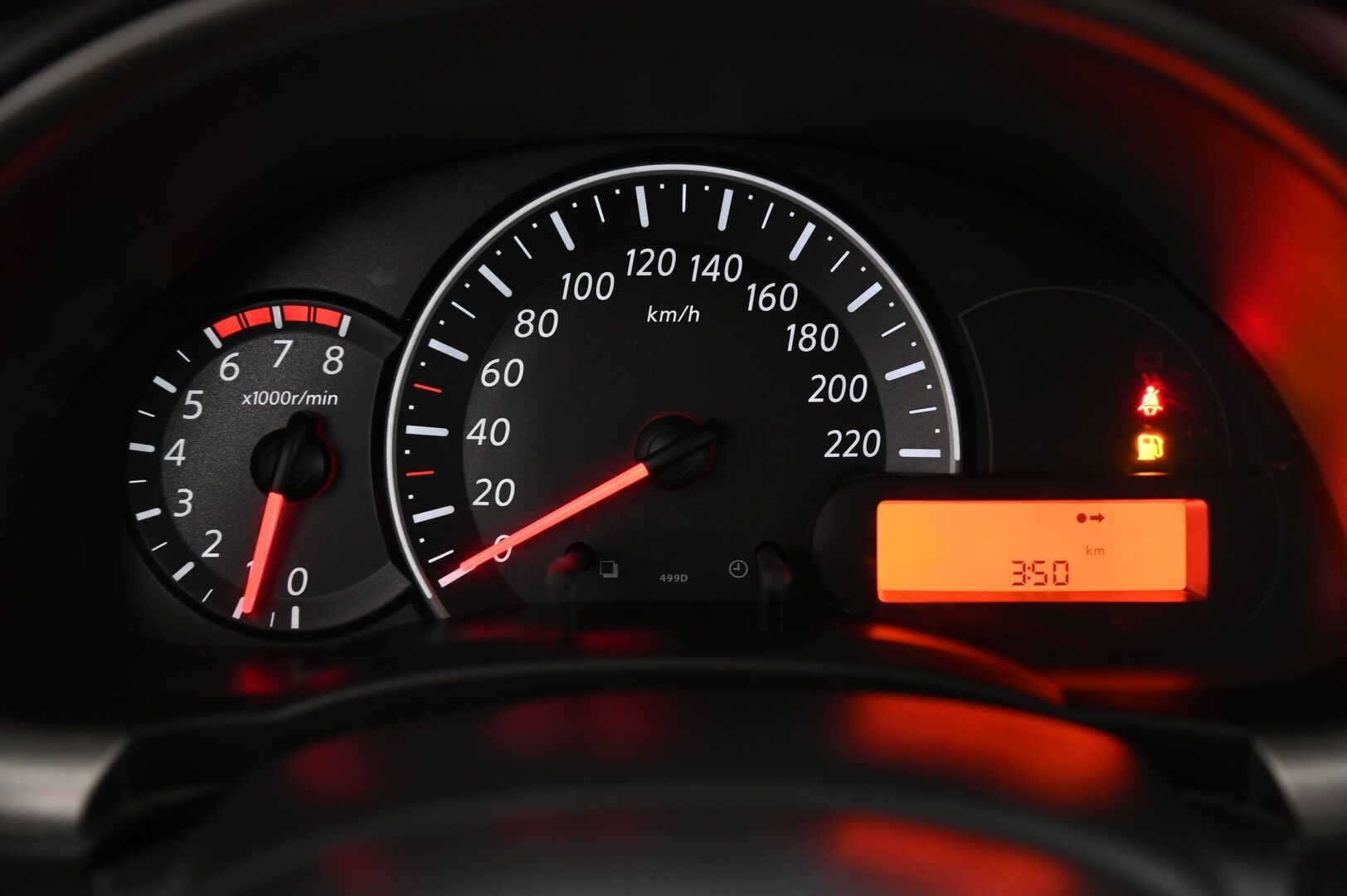 Nissan Micra 2011 5d Acenta 1,2 98hp DIG-S *Tehokkaammalla moottorilla / Paremmalla varustetasolla / Vakkari / Aut.ilmastointi / 2x renkaat - Juuri Huollettu / Juuri Leimattu / Erikoisväri