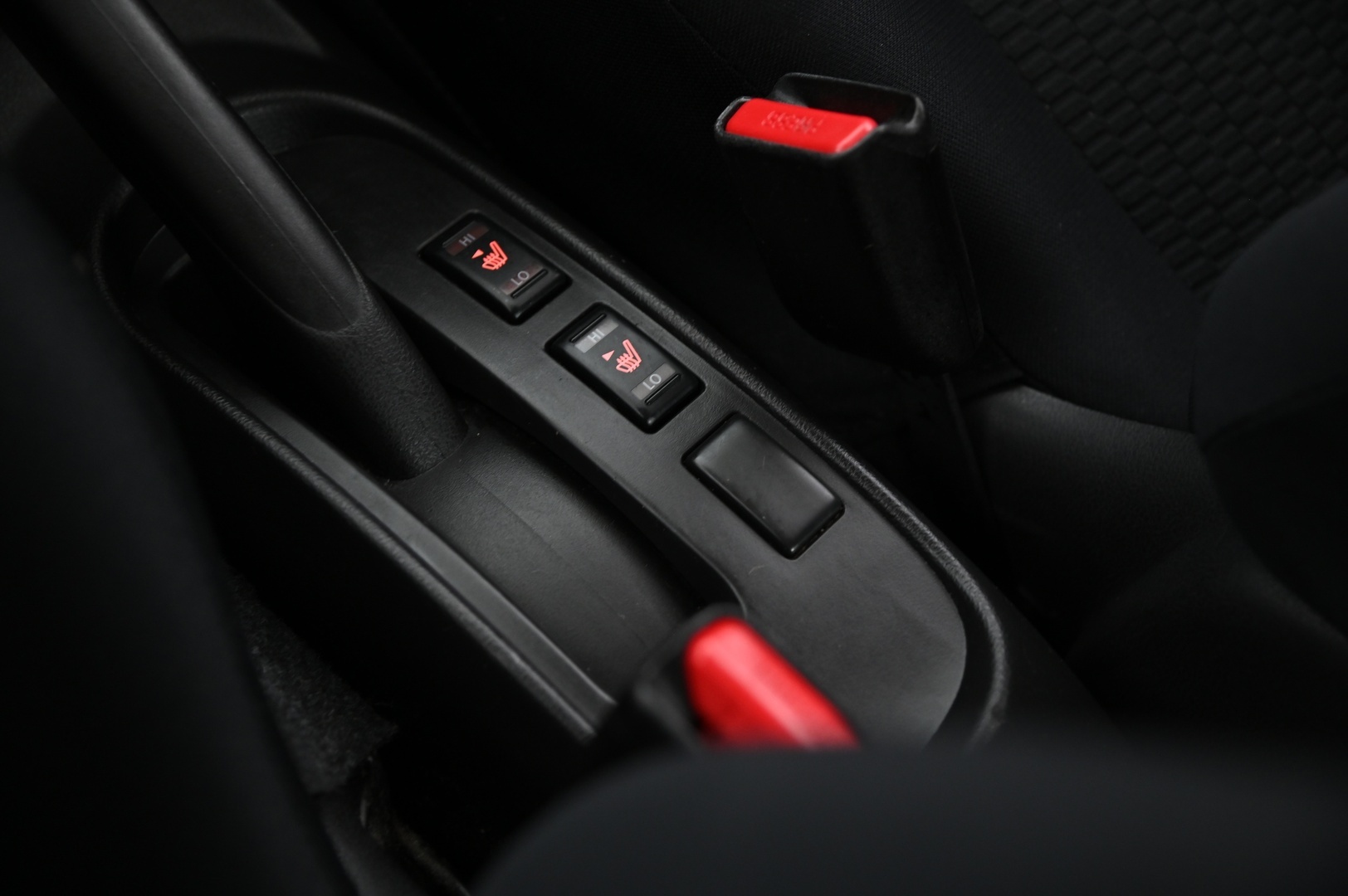 Nissan Micra 2011 5d Acenta 1,2 98hp DIG-S *Tehokkaammalla moottorilla / Paremmalla varustetasolla / Vakkari / Aut.ilmastointi / 2x renkaat - Juuri Huollettu / Juuri Leimattu / Erikoisväri