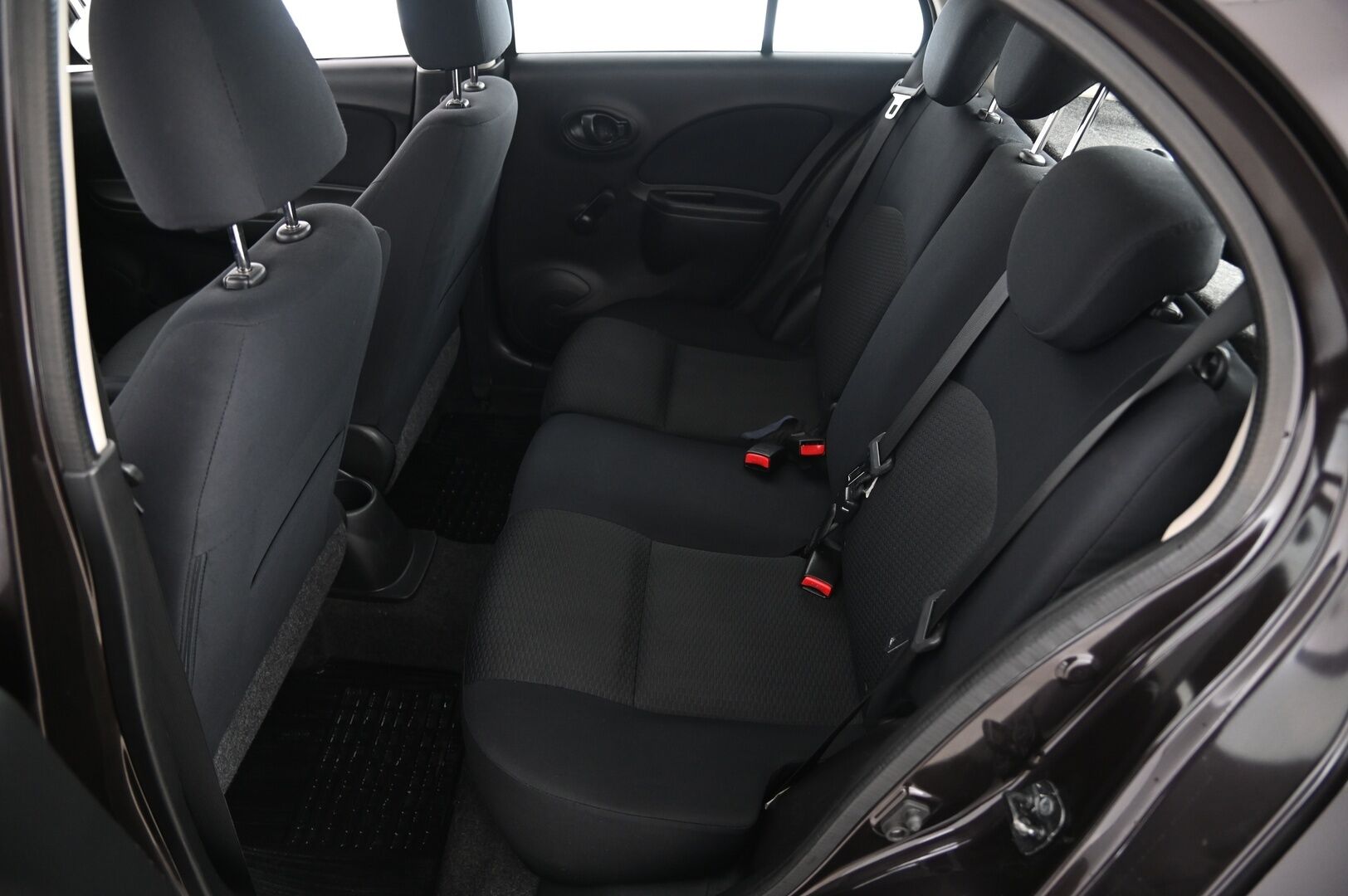 Nissan Micra 2011 5d Acenta 1,2 98hp DIG-S *Tehokkaammalla moottorilla / Paremmalla varustetasolla / Vakkari / Aut.ilmastointi / 2x renkaat - Juuri Huollettu / Juuri Leimattu / Erikoisväri